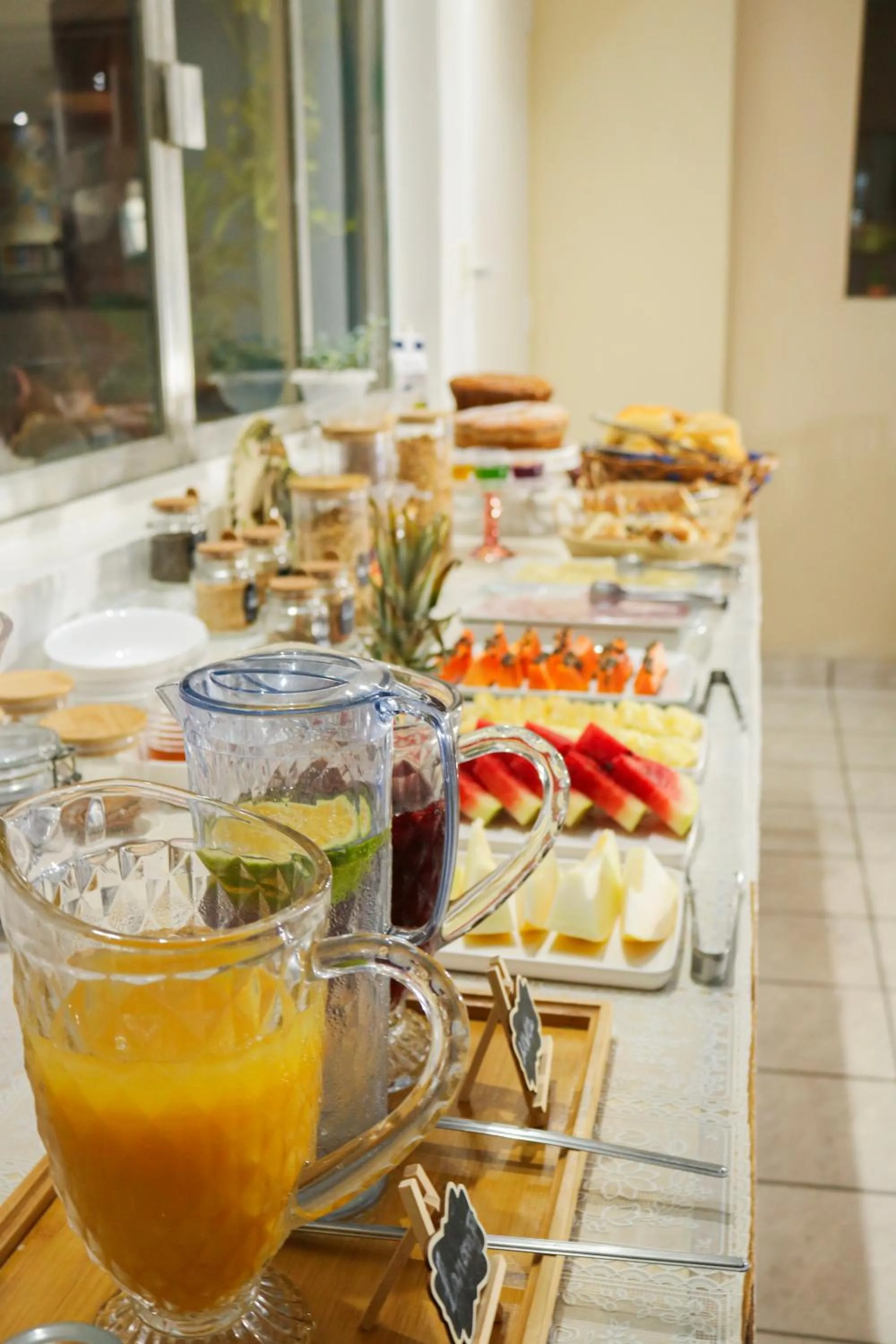 Buffet breakfast in Pousada dos Franceses