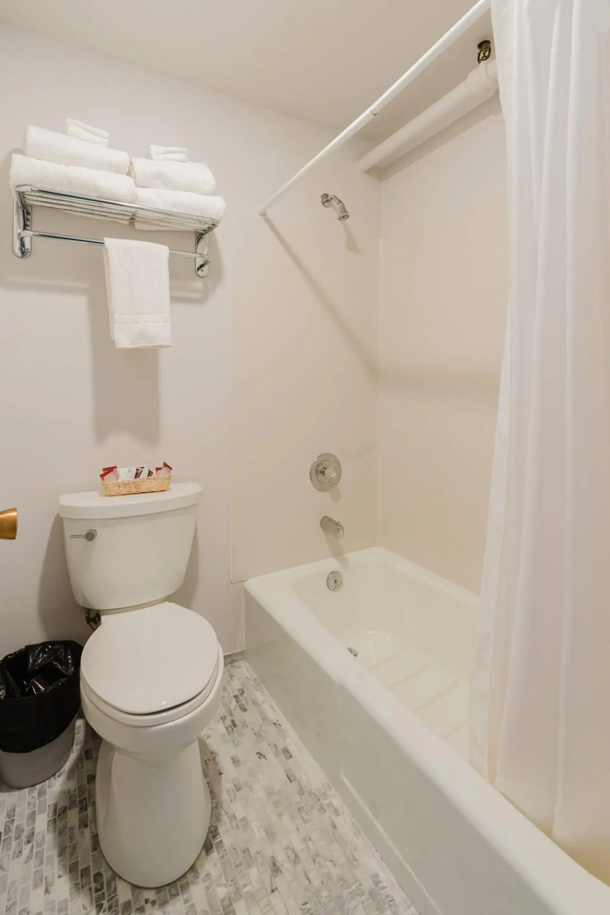 Queen Room in Crystal Mountain Hotels Queen Room in Crystal Mountain Hotels