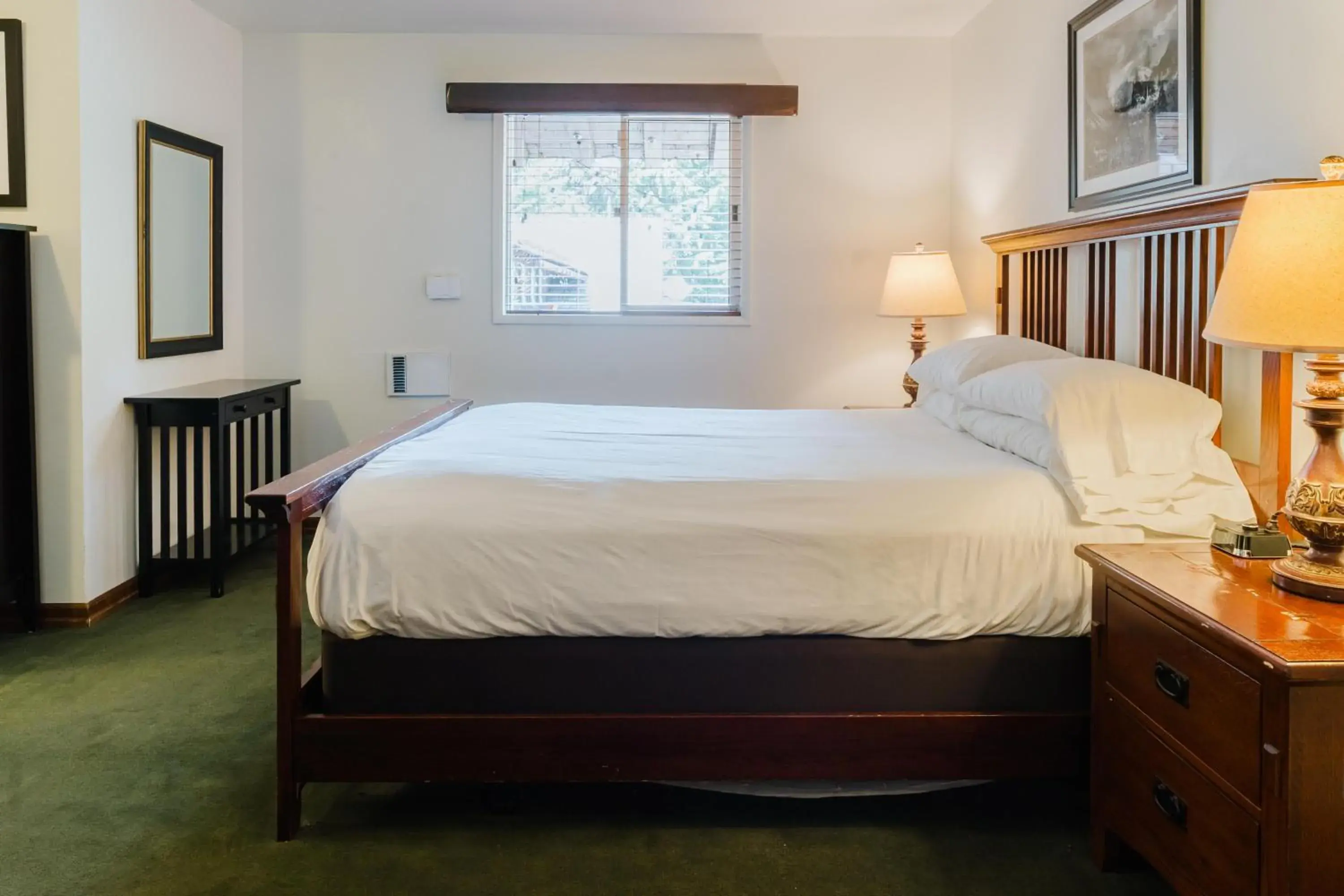 Photo of the whole room, Bed in Crystal Mountain Hotels Photo of the whole room, Bed in Crystal Mountain Hotels