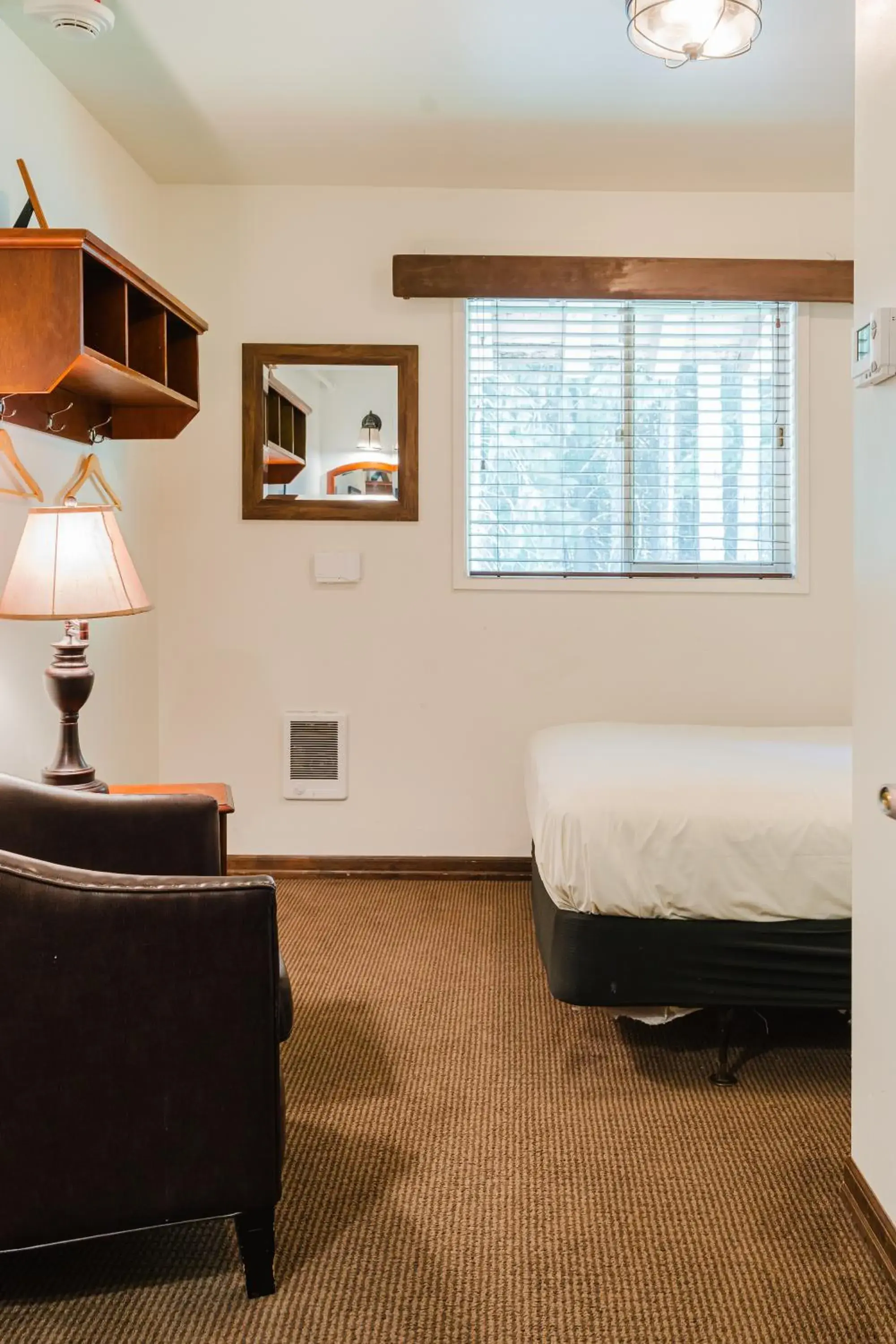 Double Room in Crystal Mountain Hotels Double Room in Crystal Mountain Hotels