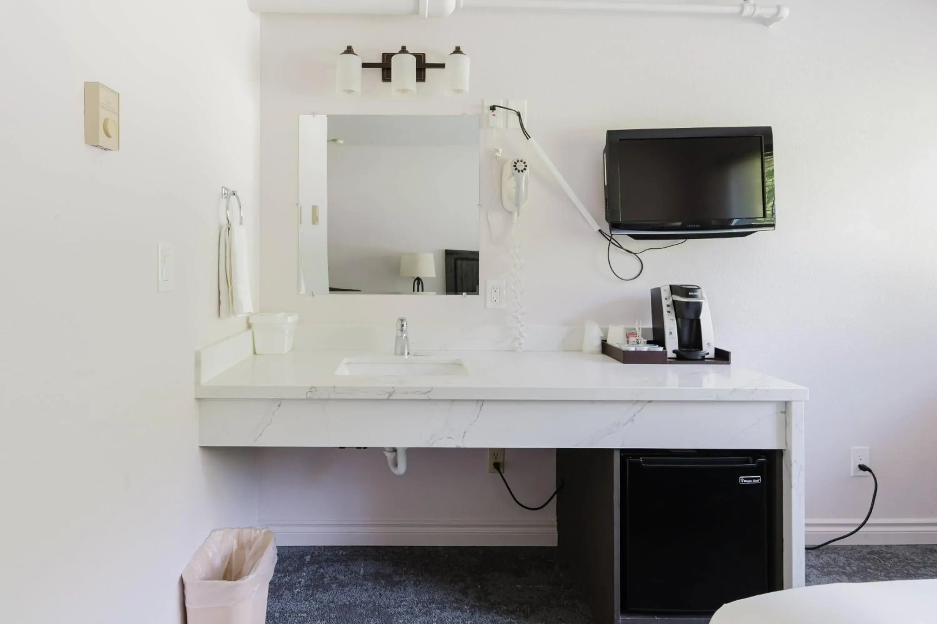 Queen Room in Crystal Mountain Hotels Queen Room in Crystal Mountain Hotels