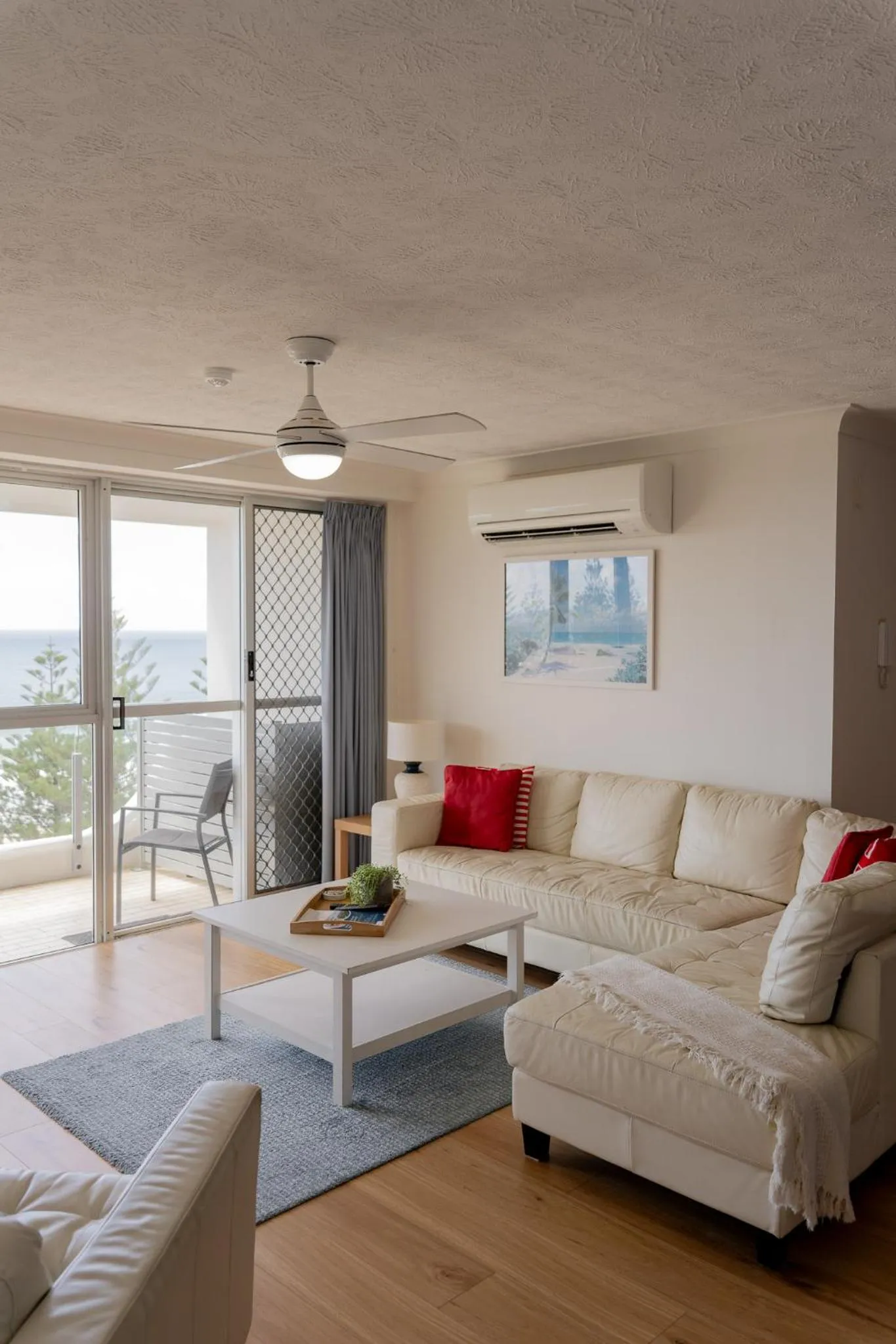 Seating area in Cashelmara Beachfront Apartments