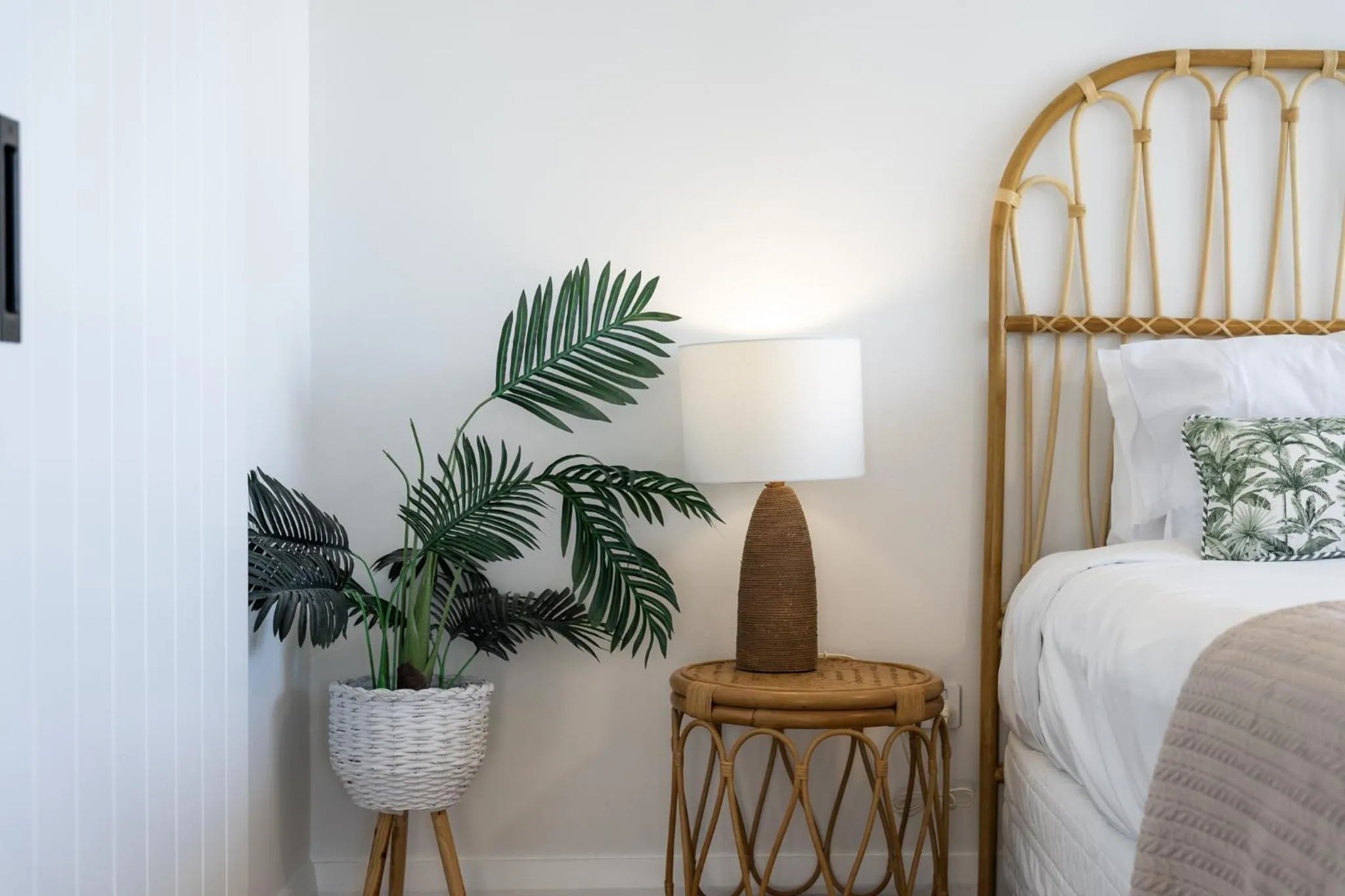 Bedroom, Bed in Cashelmara Beachfront Apartments