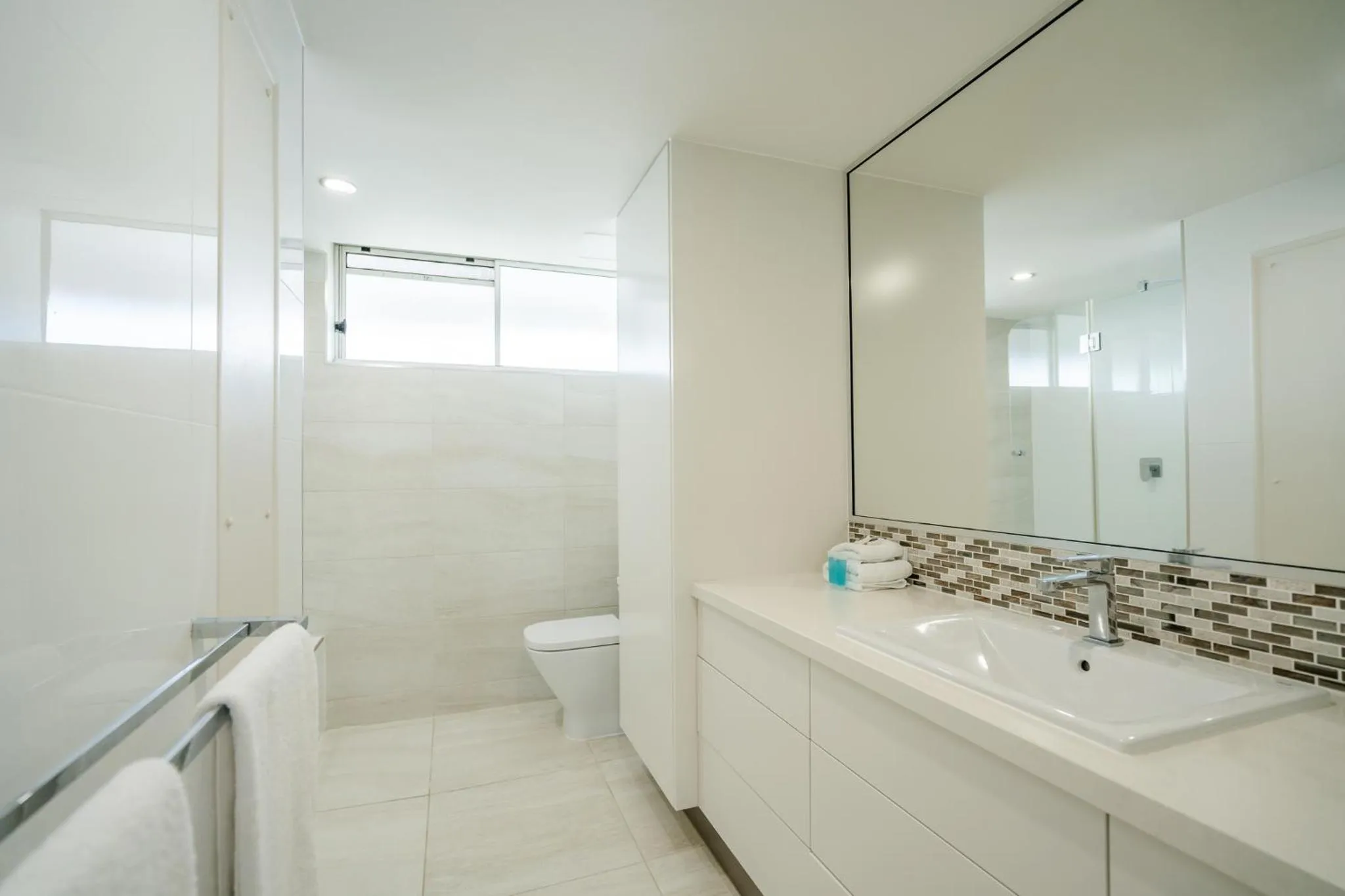 Shower in Cashelmara Beachfront Apartments