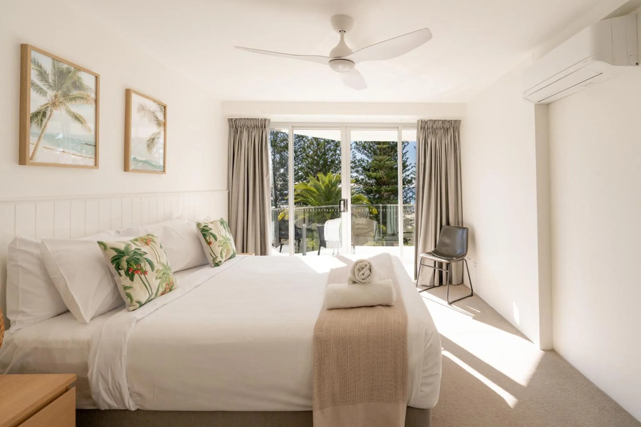 Bed in Cashelmara Beachfront Apartments