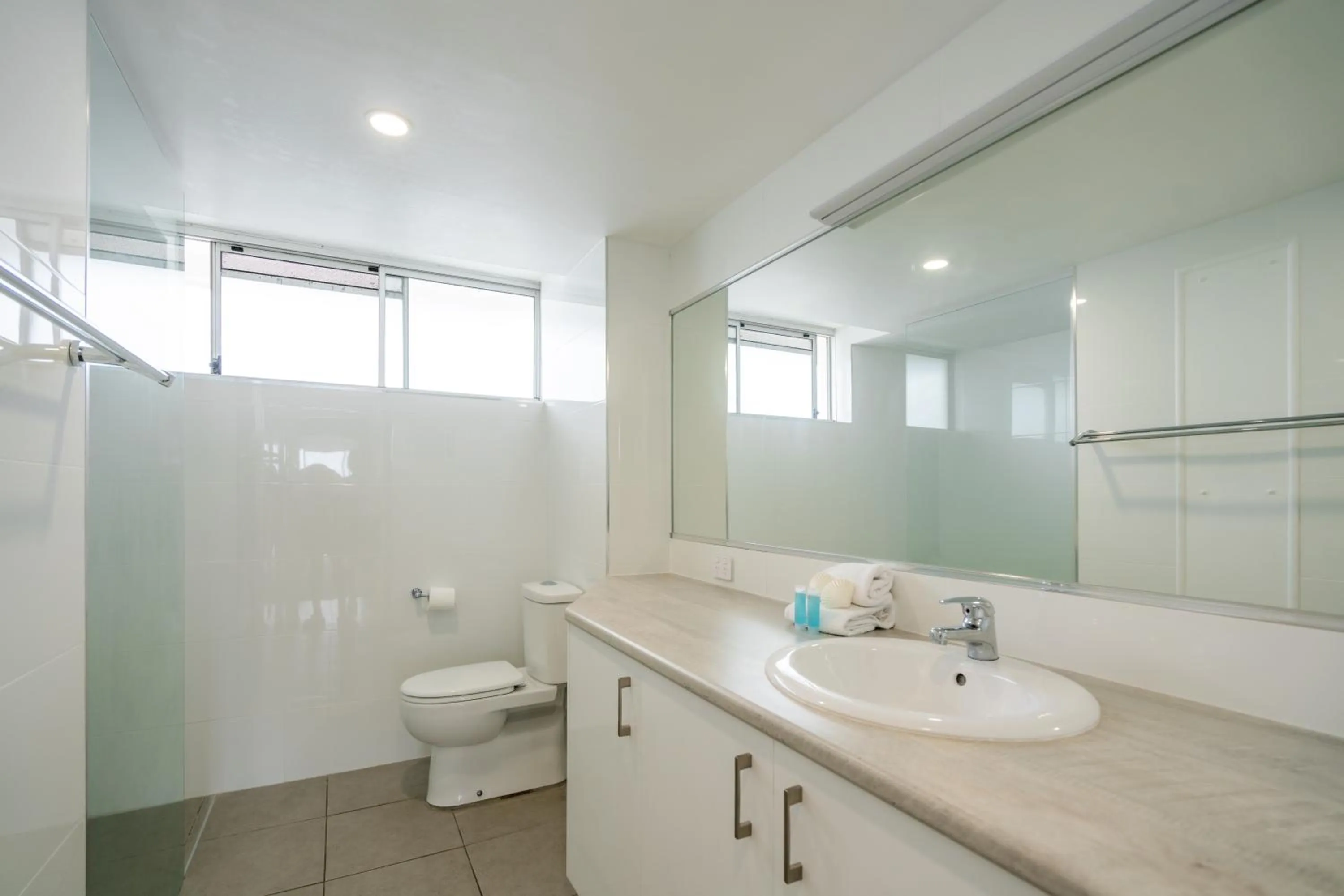 Shower in Cashelmara Beachfront Apartments