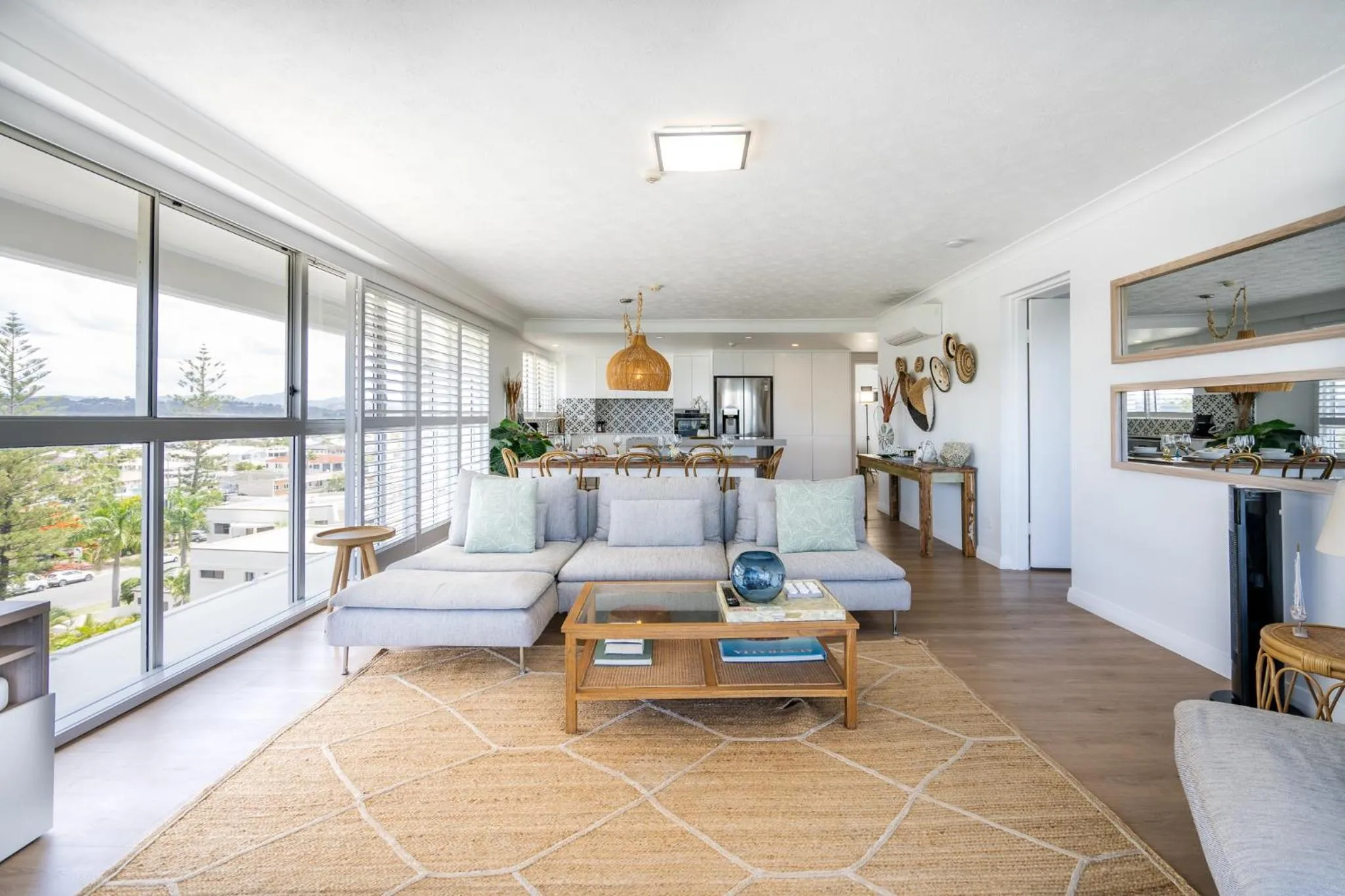 Communal lounge/ TV room in Cashelmara Beachfront Apartments