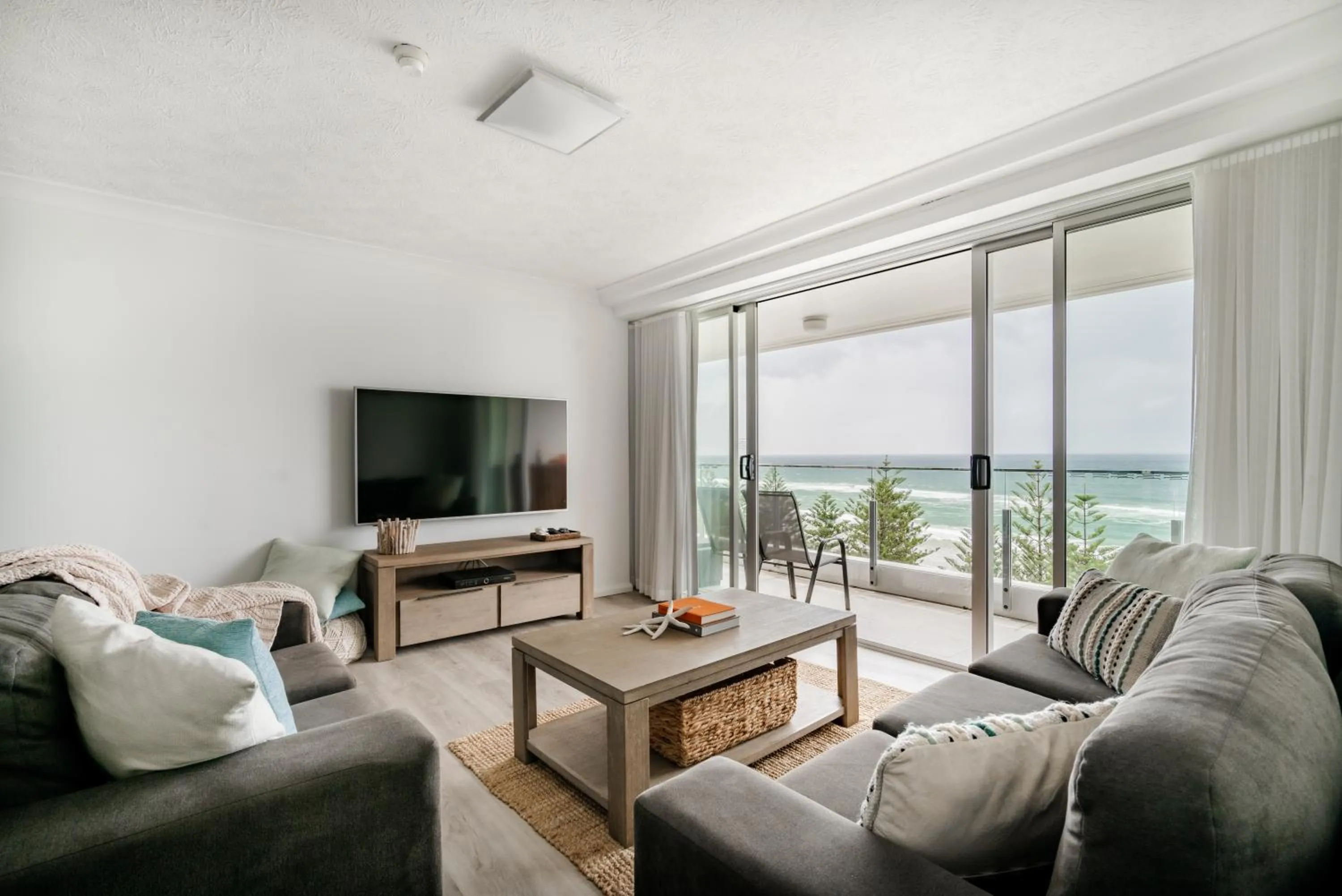 TV and multimedia in Cashelmara Beachfront Apartments