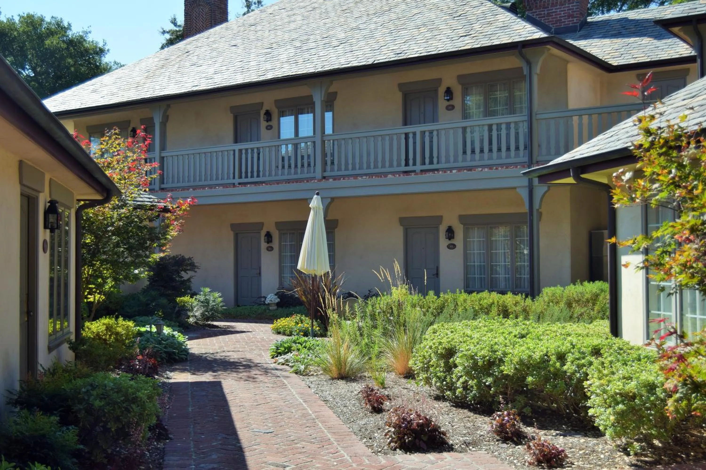 Vineyard Country Inn