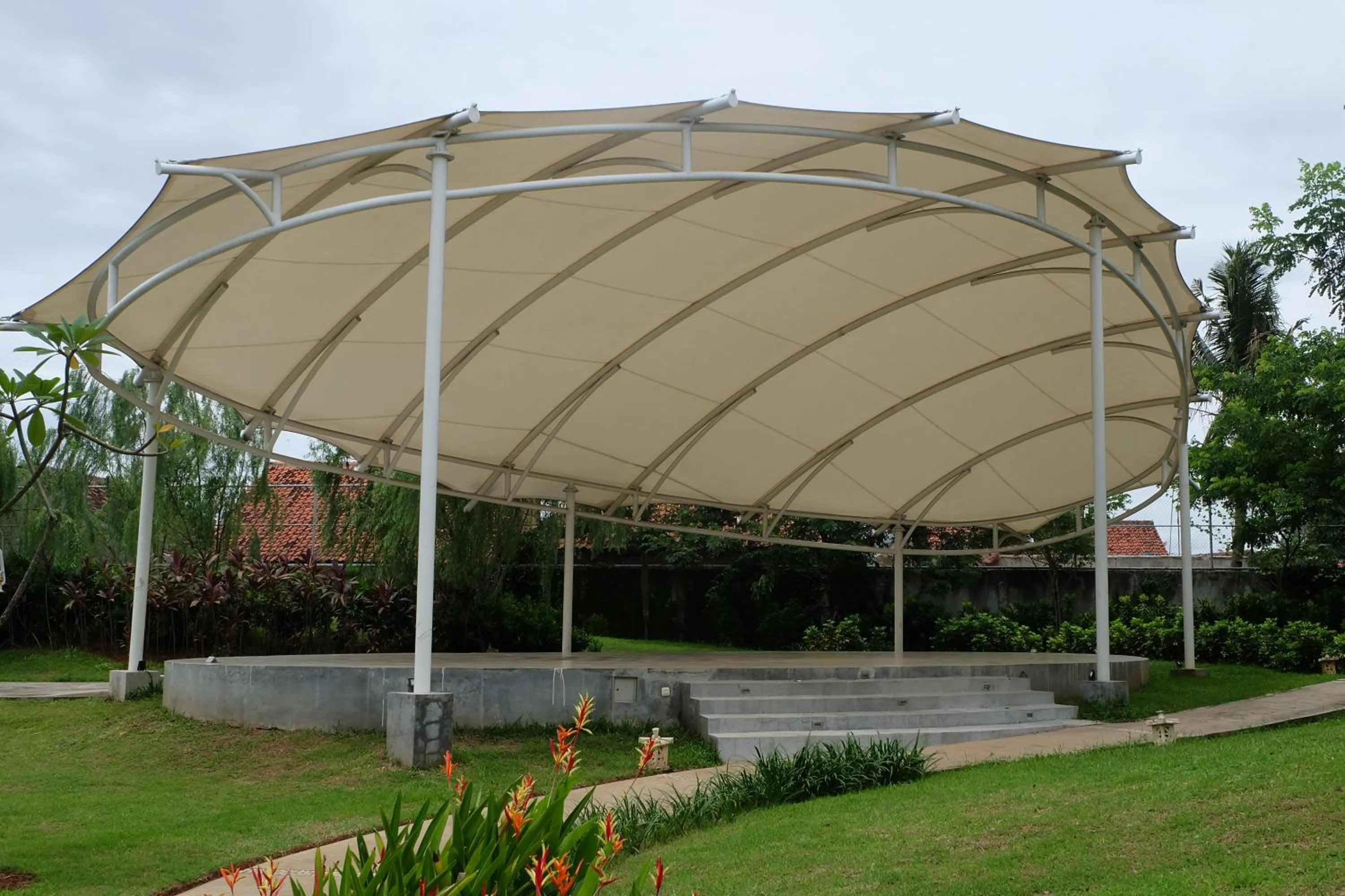 Property building in Front One Akshaya Hotel Karawang