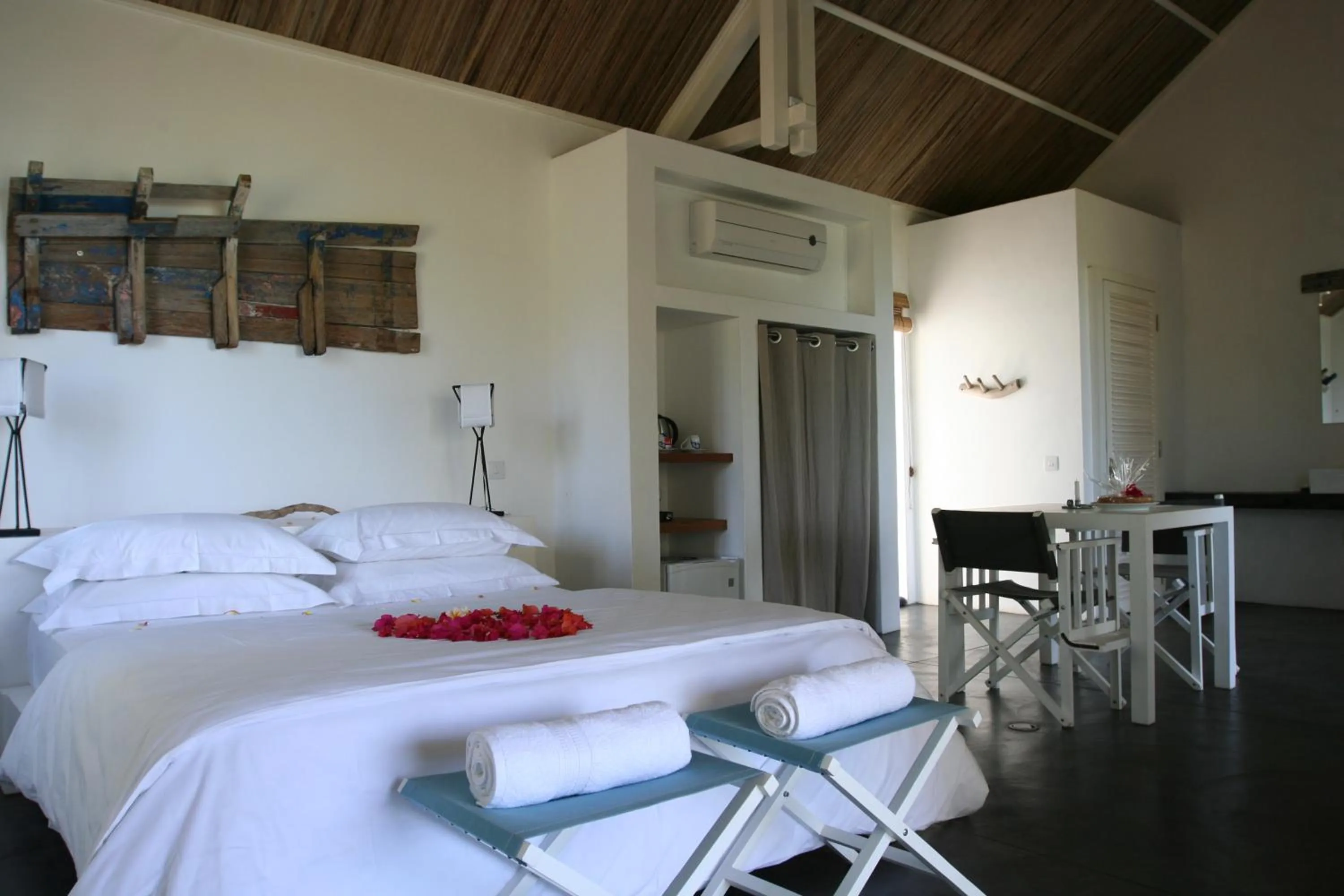 Bedroom, Bed in Bakwa Lodge