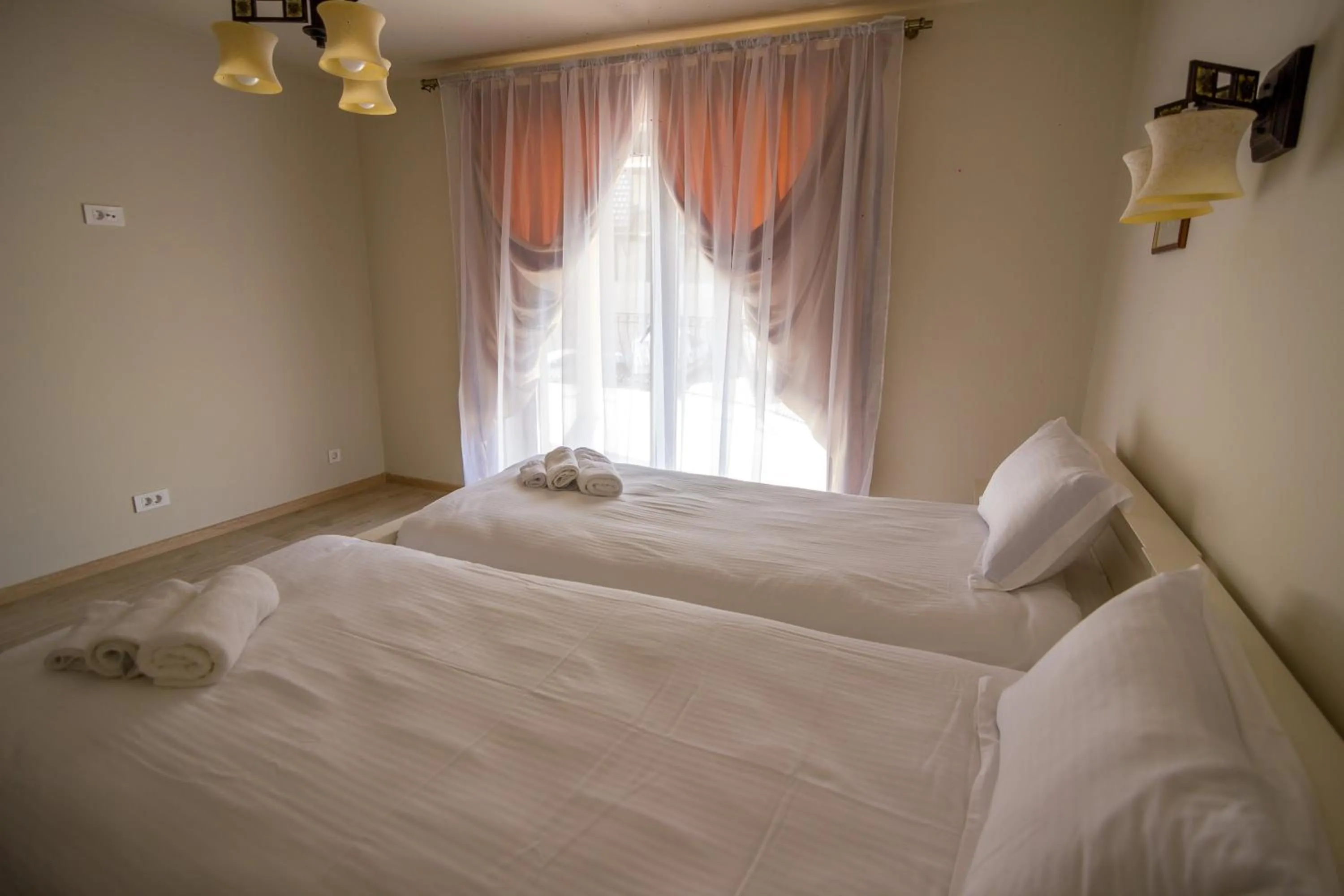 Bedroom, Bed in Wonderland Cluj Resort