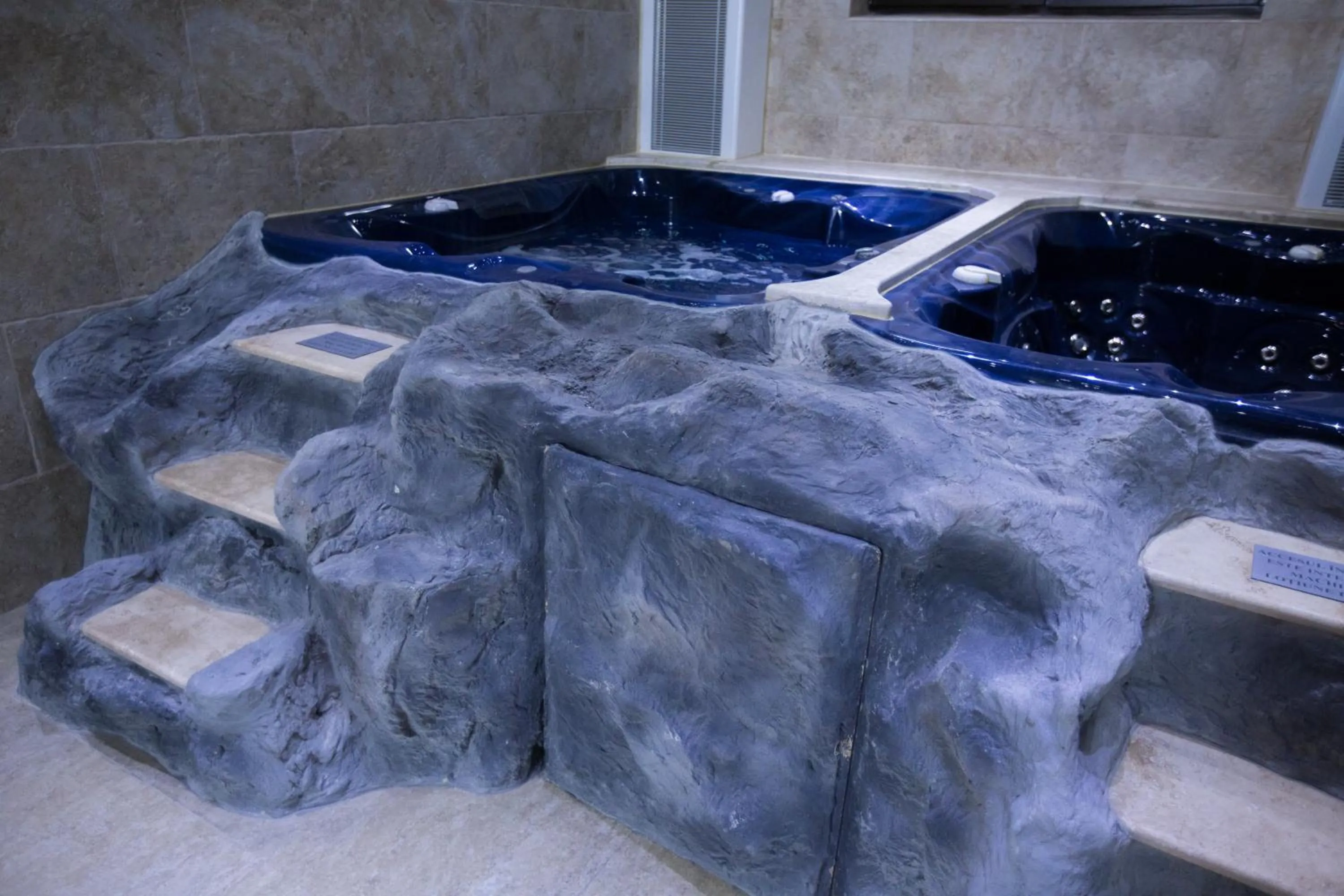 Hot Tub in Wonderland Cluj Resort