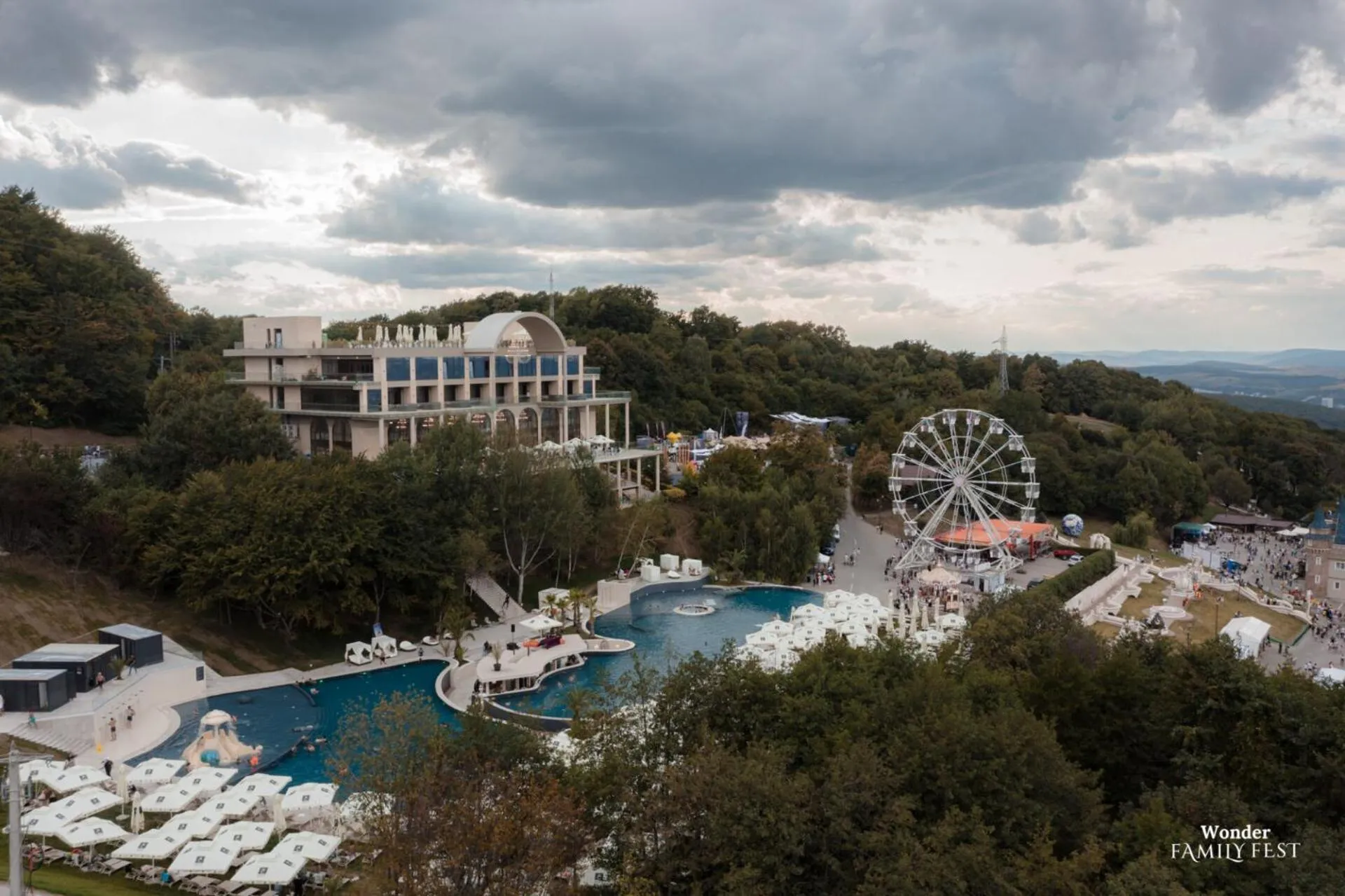 Swimming pool in Wonderland Cluj Resort