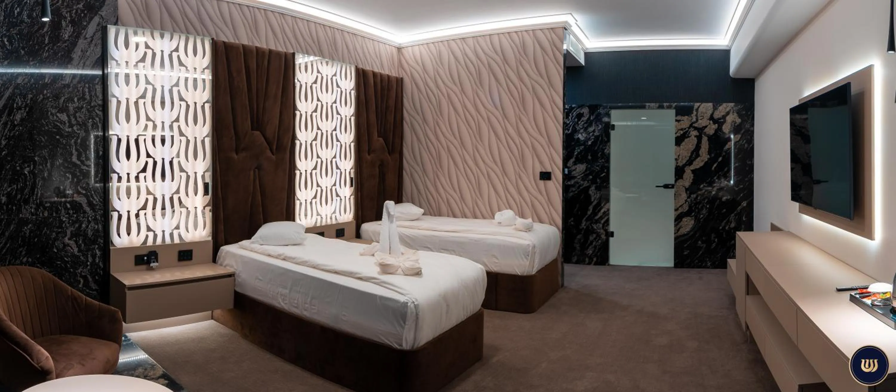 Bedroom, Bed in Wonderland Cluj Resort