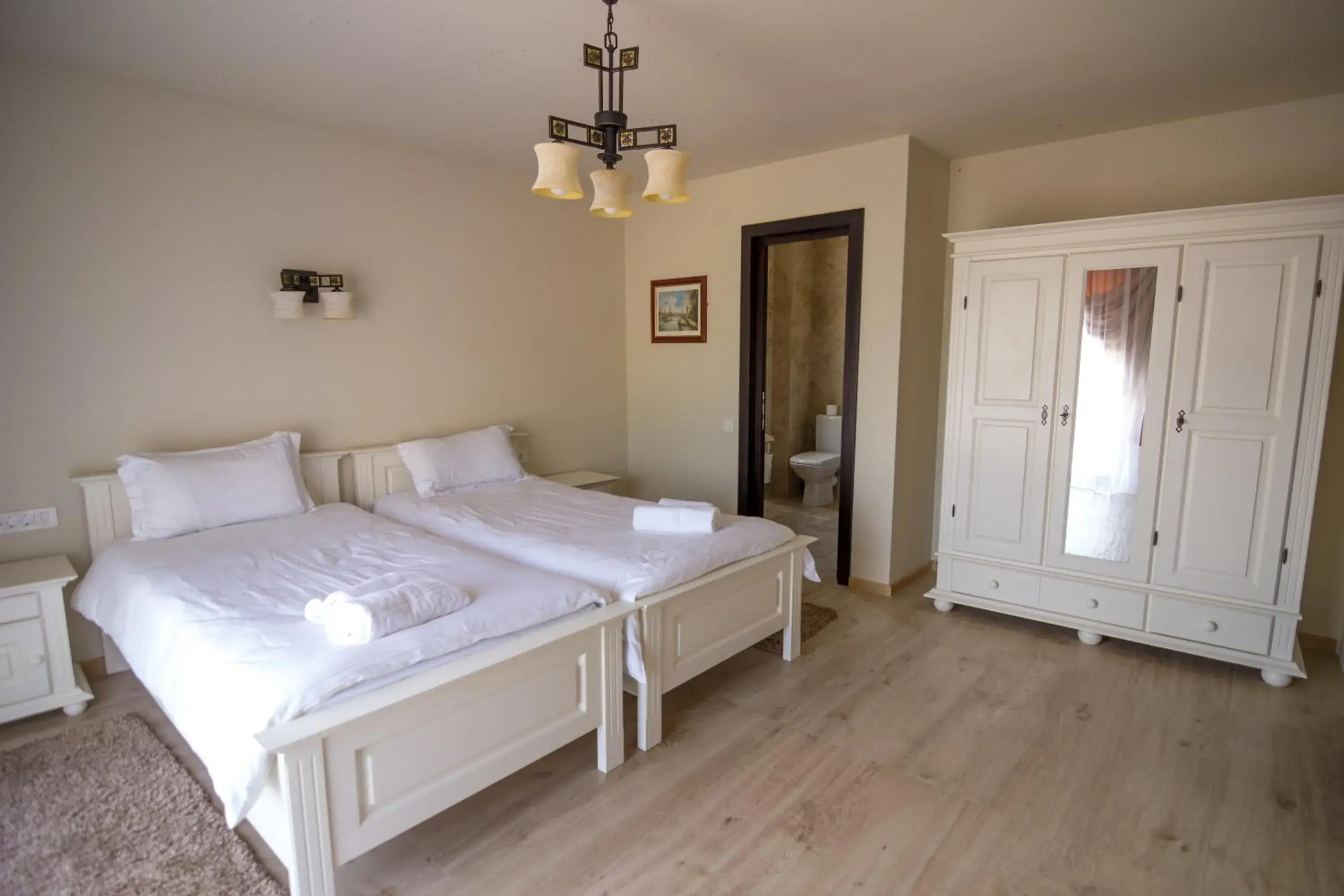 Twin Room in Wonderland Cluj Resort Twin Room in Wonderland Cluj Resort