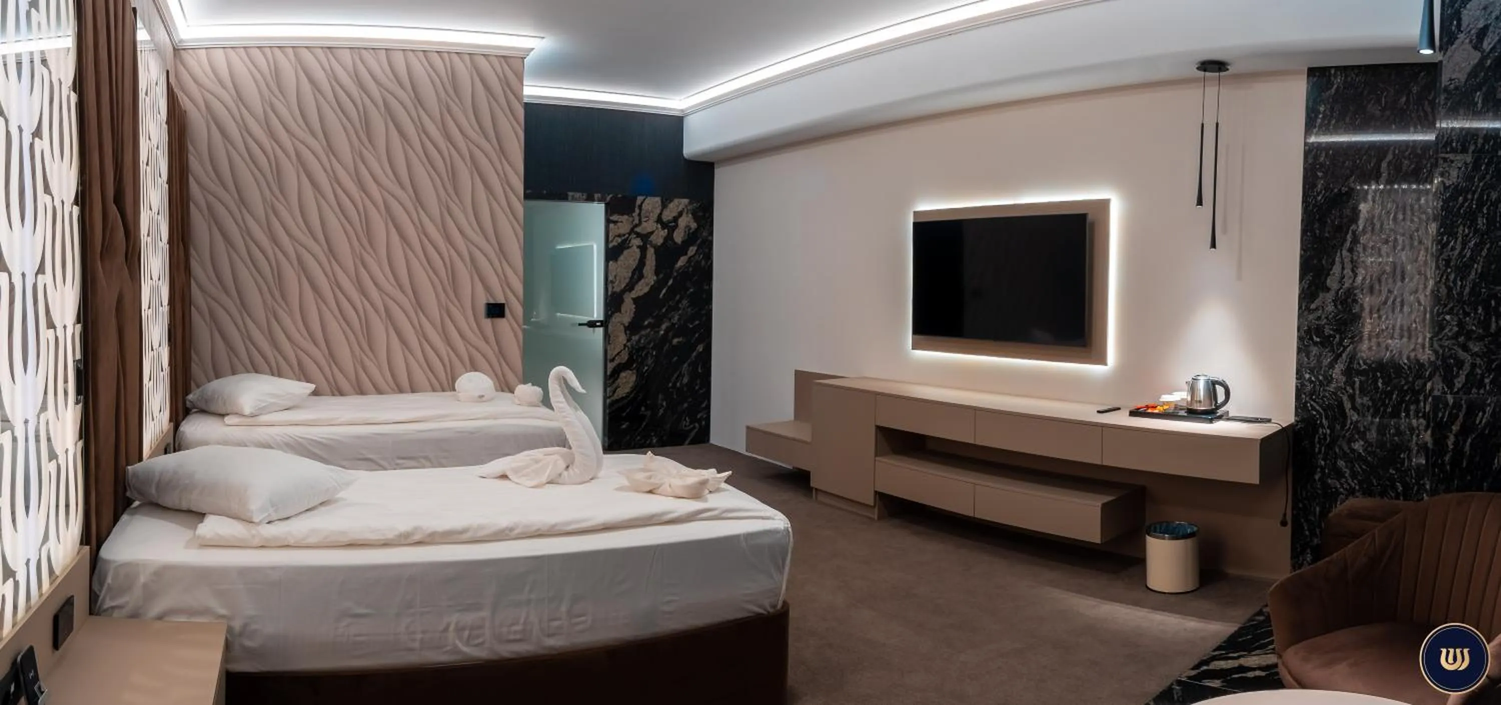 Bedroom, Bed in Wonderland Cluj Resort