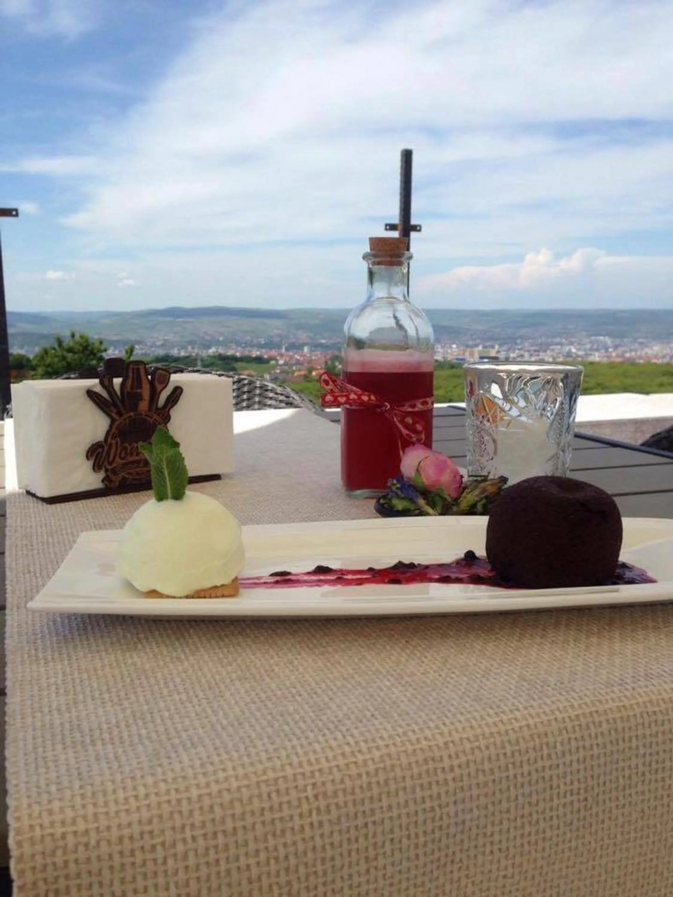 Restaurant/places to eat in Wonderland Cluj Resort