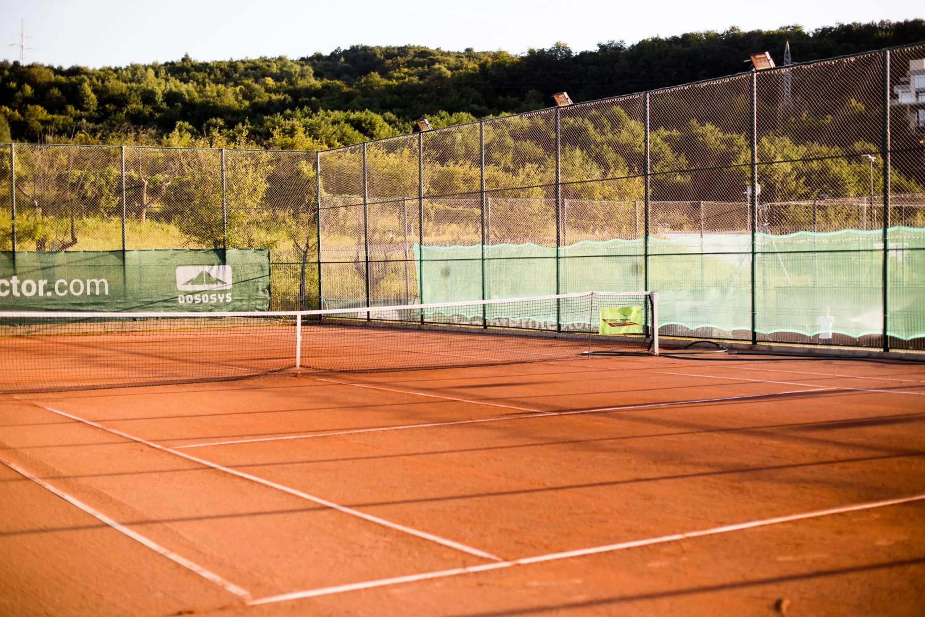Tennis court in Wonderland Cluj Resort