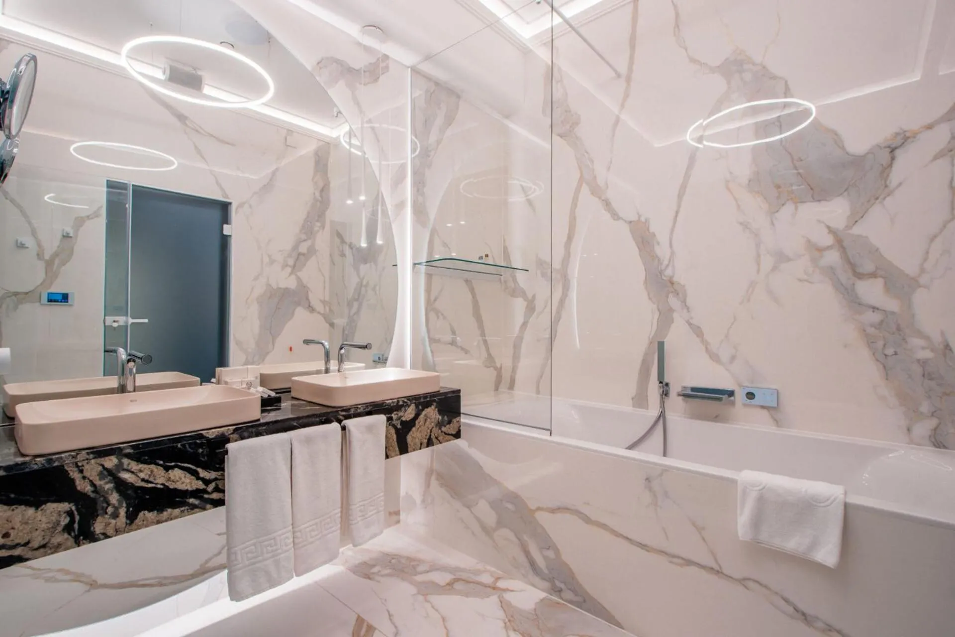 Bathroom in Wonderland Cluj Resort