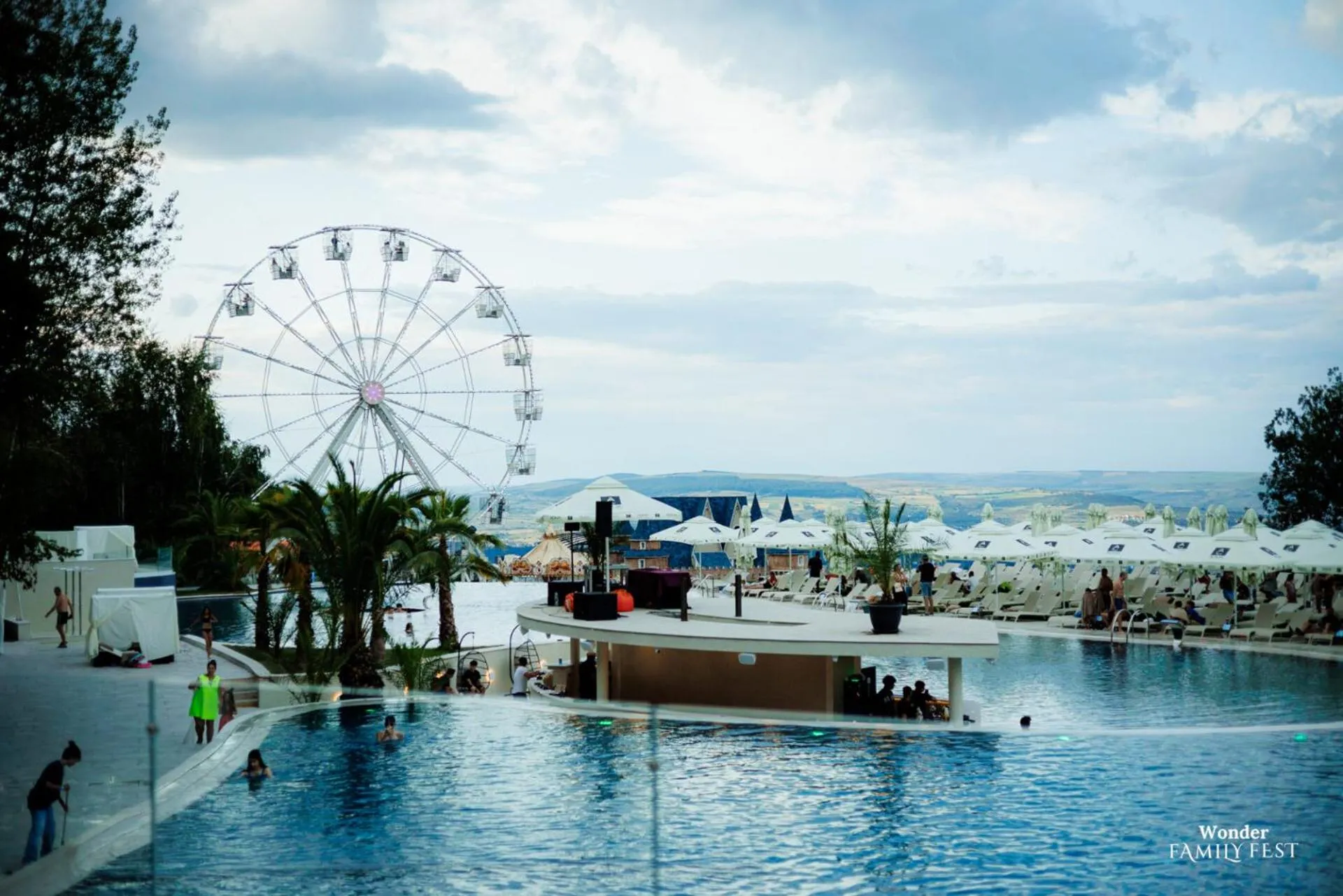 Swimming pool in Wonderland Cluj Resort