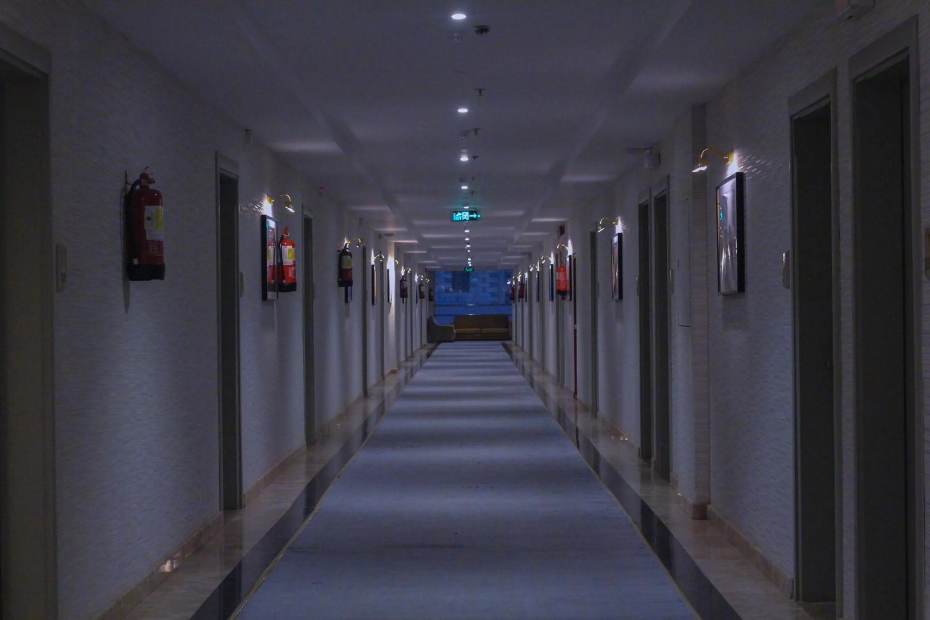Area and facilities in Rollins Hotel