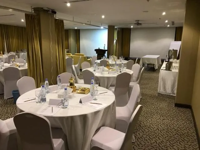 Area and facilities in Rollins Hotel