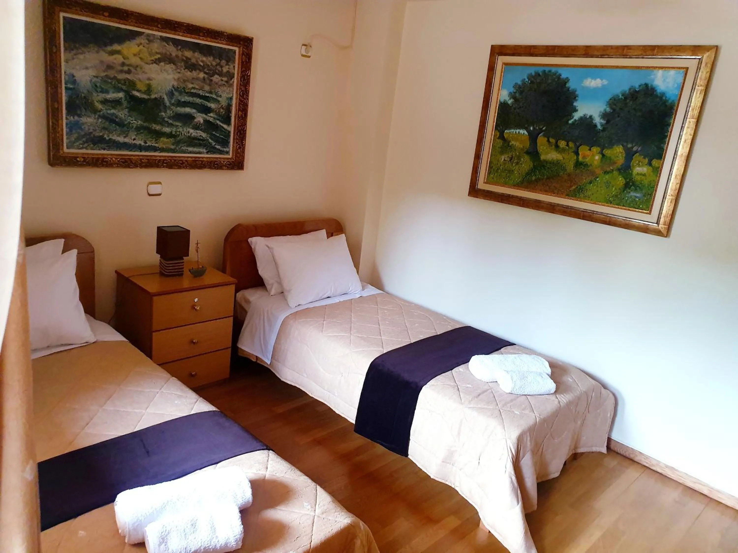 Bed in Elaianthos