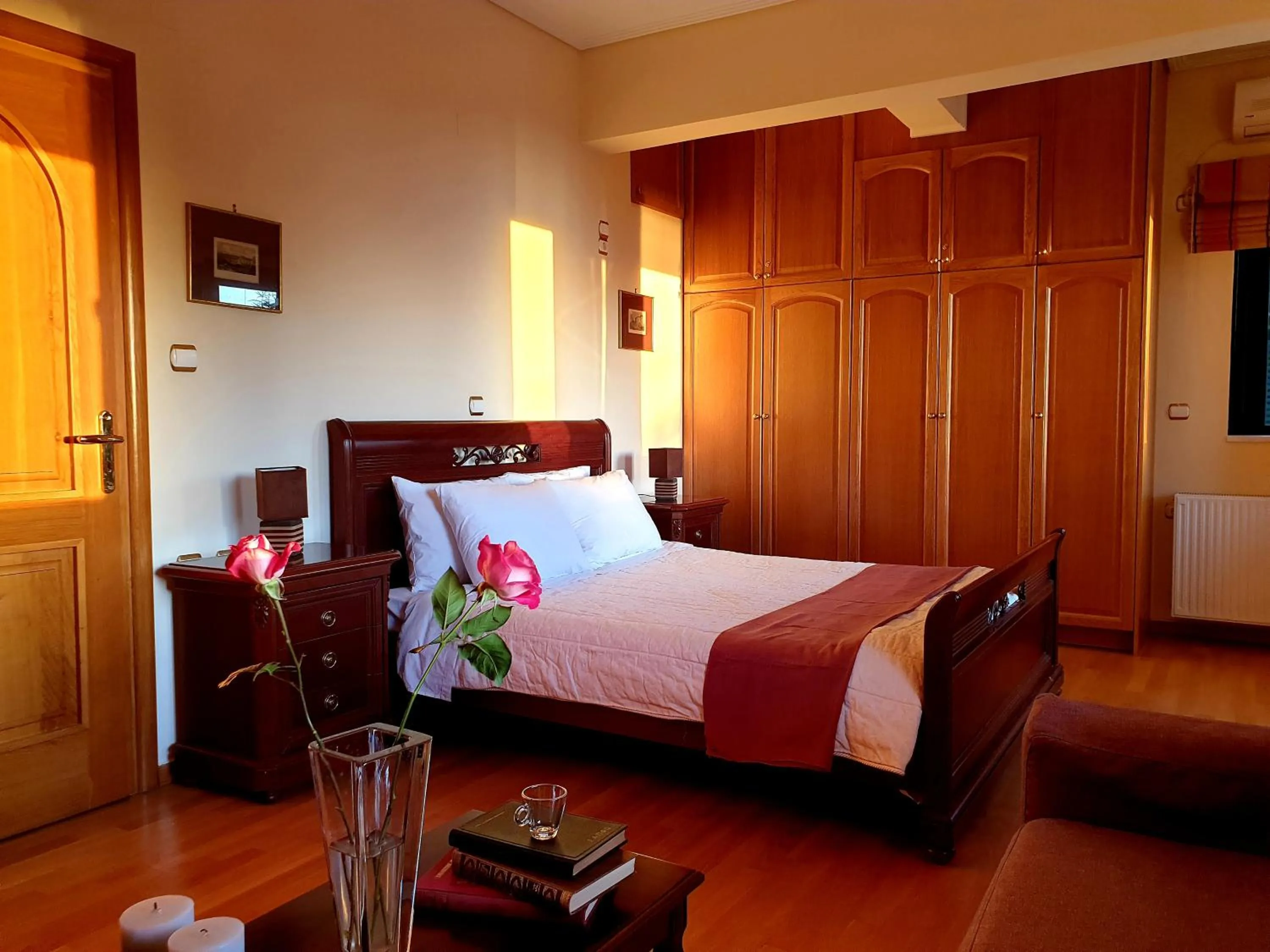 Bed in Elaianthos