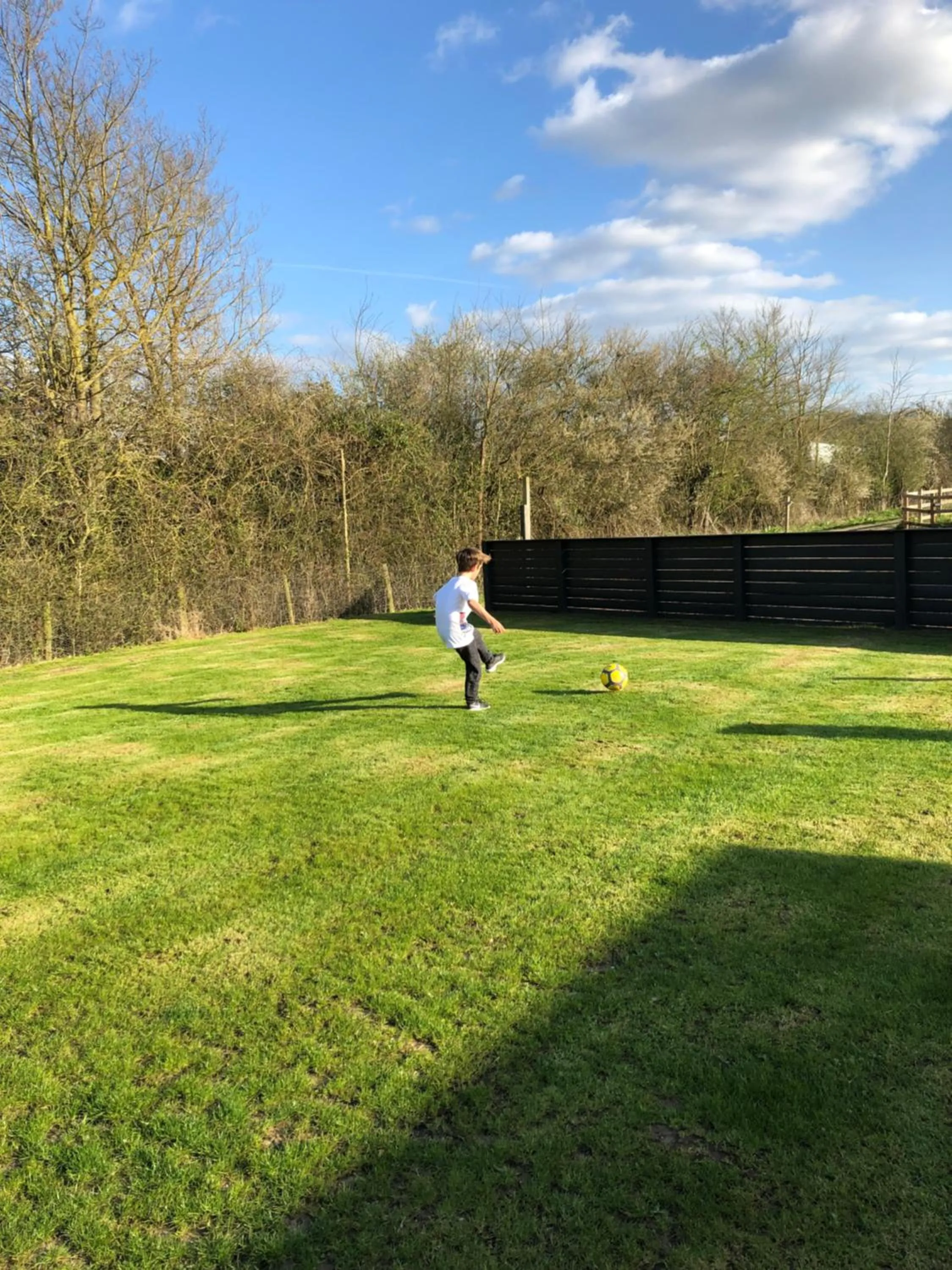 Activities in Willow Court Farm Studio East & Petting Farm, 8 mins to Legoland & Windsor, 15 mins to Lapland UK