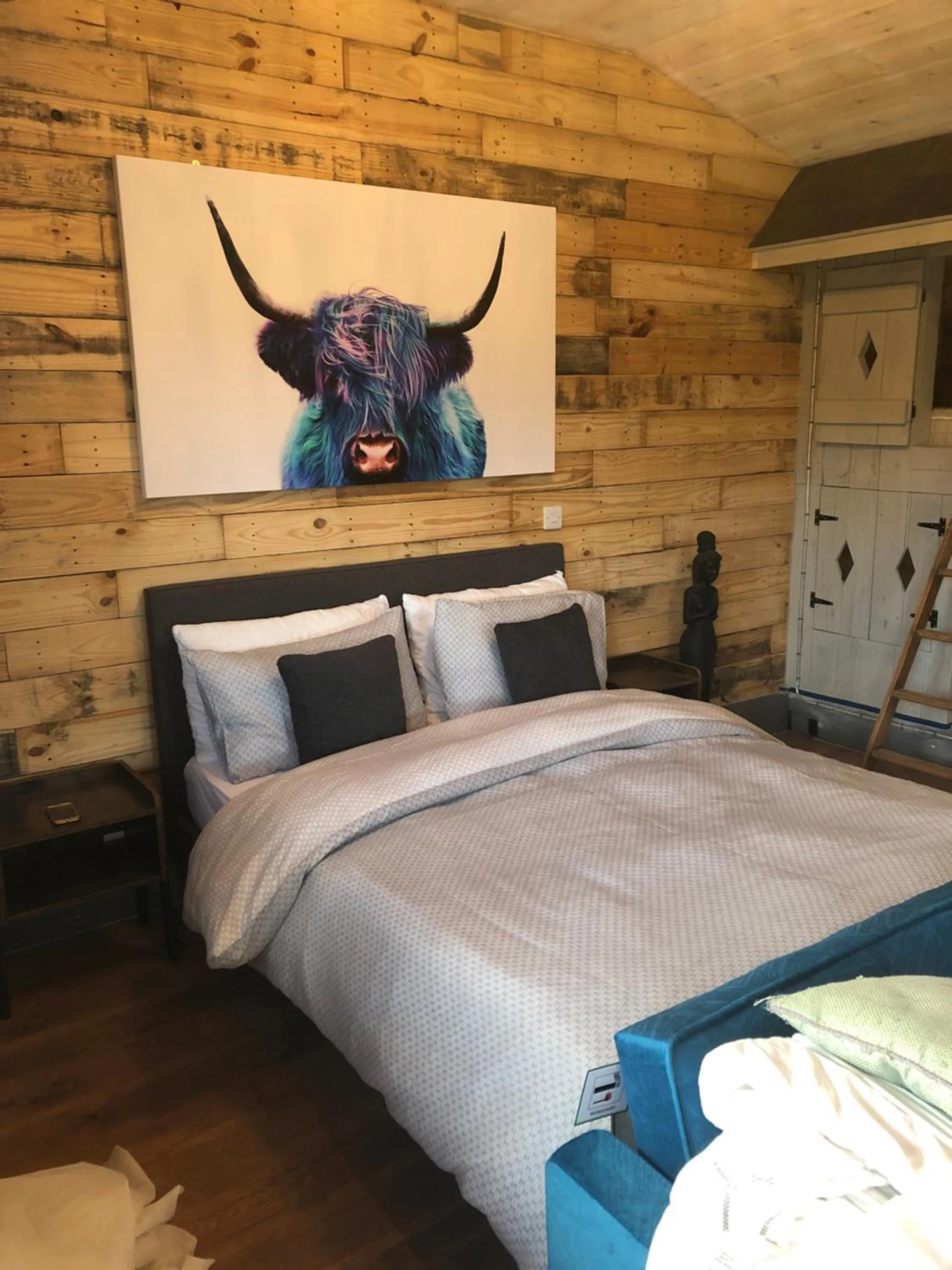 Bed in Willow Court Farm Studio East & Petting Farm, 8 mins to Legoland & Windsor, 15 mins to Lapland UK