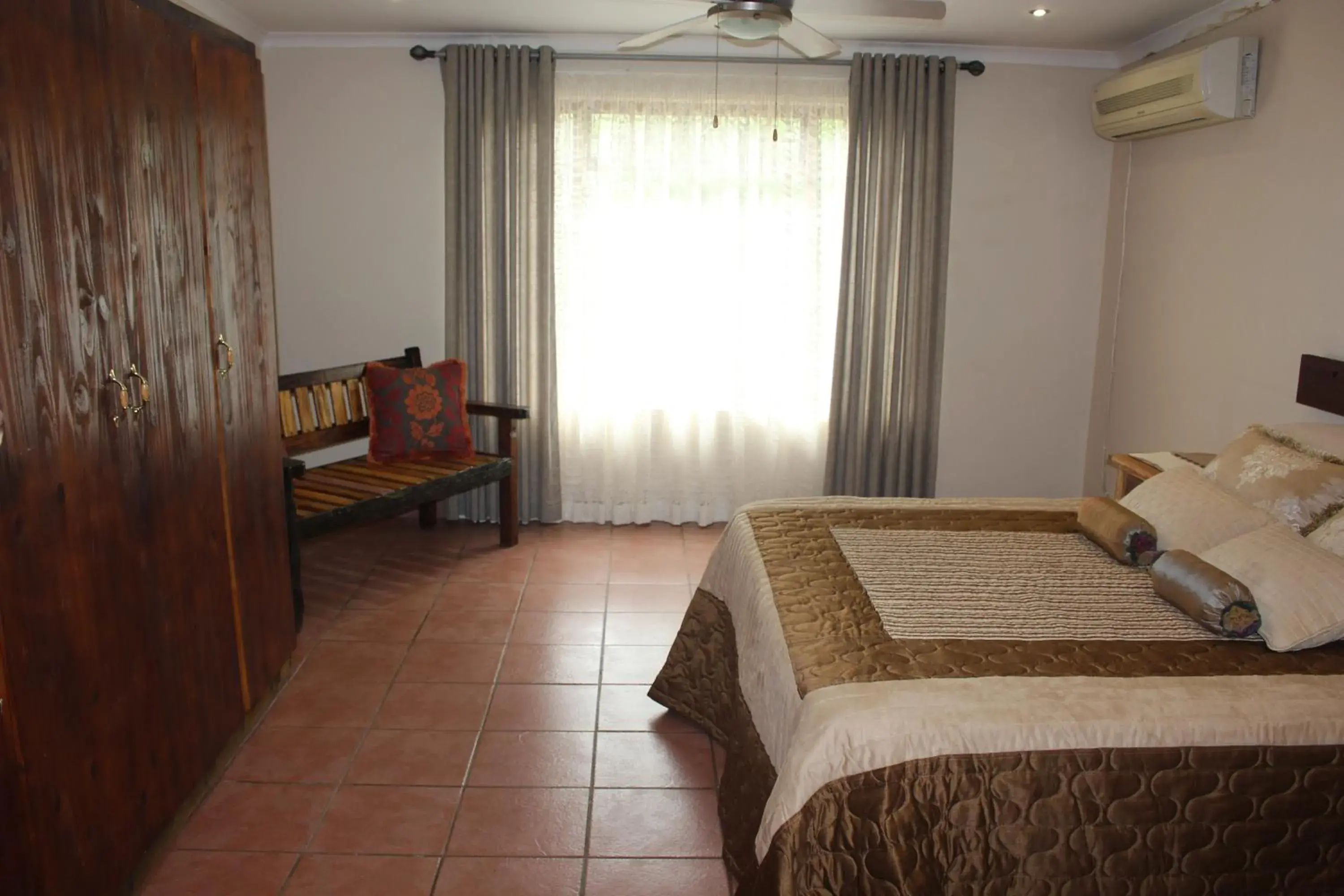 One-Bedroom House - single occupancy in Charming Self Catering Apartment One-Bedroom House - single occupancy in Charming Self Catering Apartment