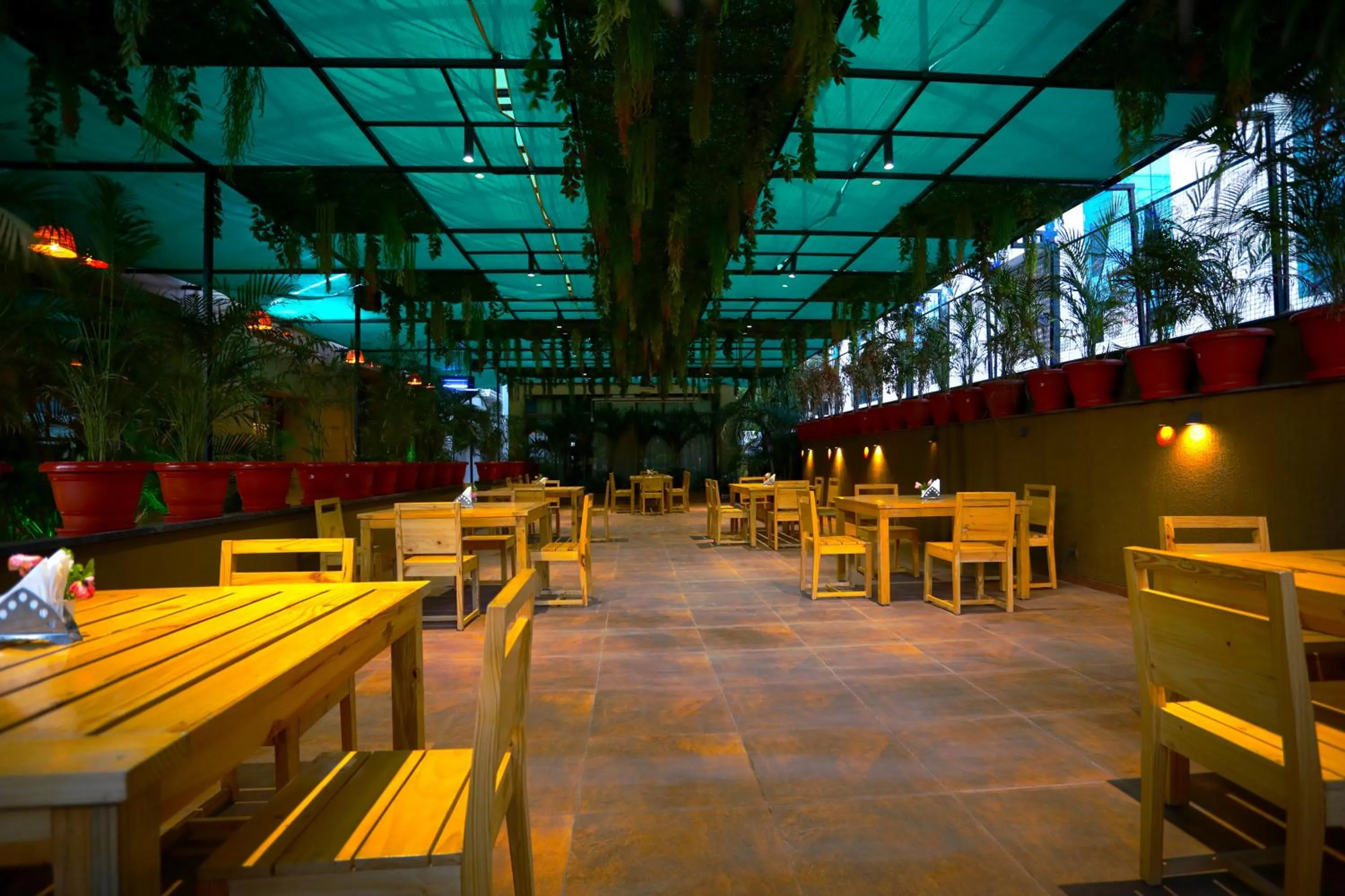 Restaurant/places to eat in Renest Gandhidham