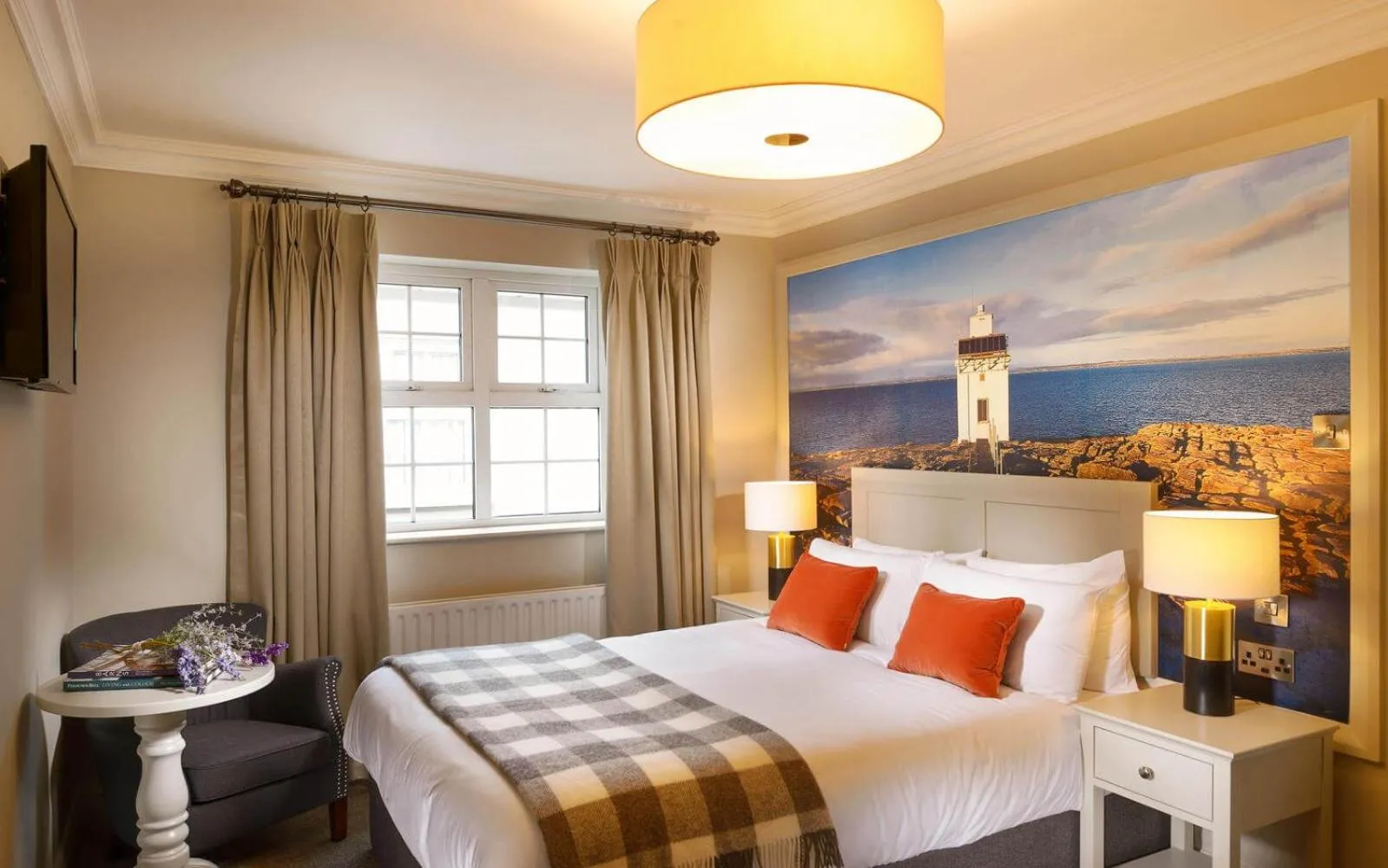 Photo of the whole room, Bed in The Wild Atlantic Lodge