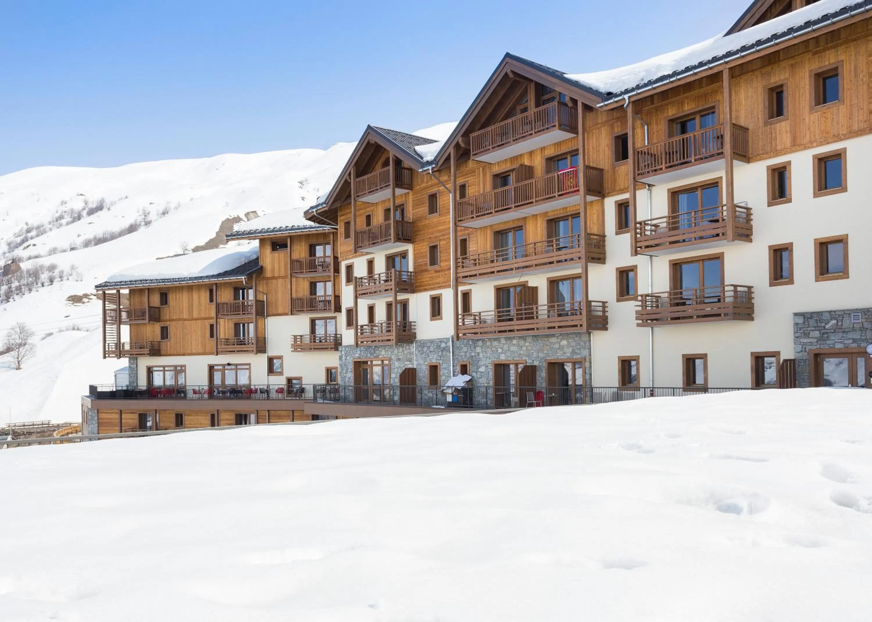 Property building in Résidence Club mmv Le Cœur des Loges ****