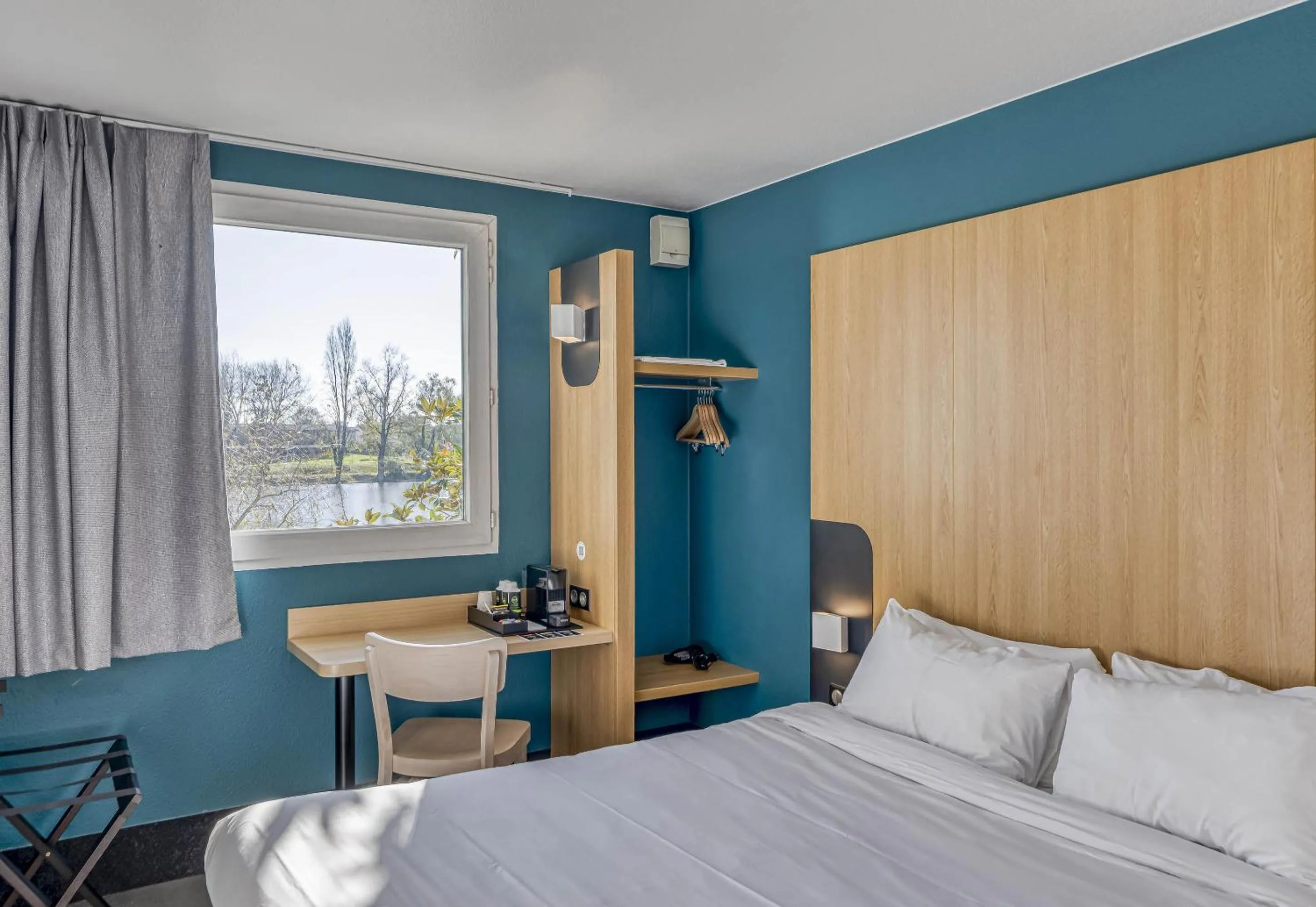 Bedroom, Bed in B&B HOTEL Bordeaux Lac sur Bruges