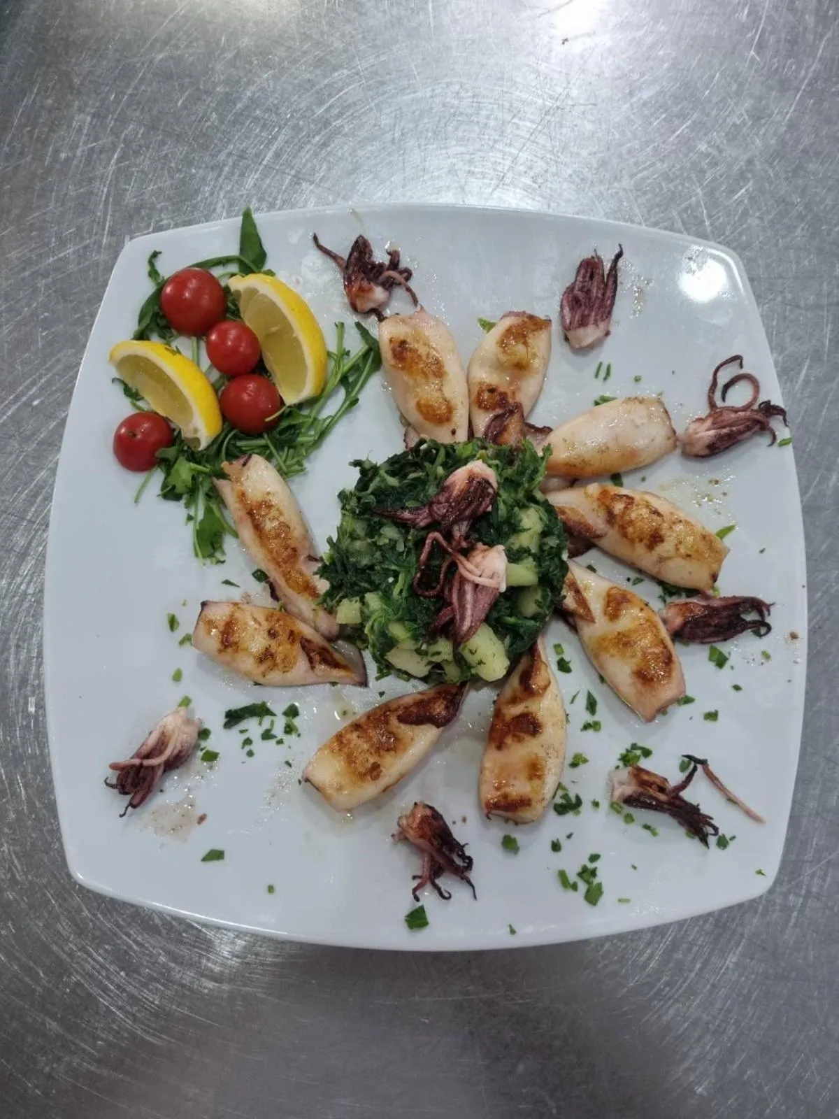 Restaurant/places to eat in Hotel RR