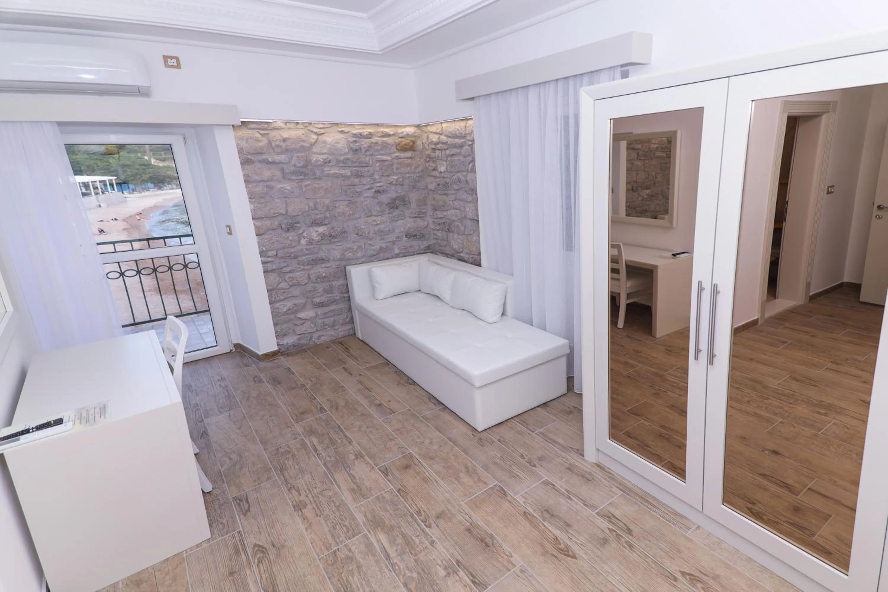 Bedroom, Bed in Hotel RR