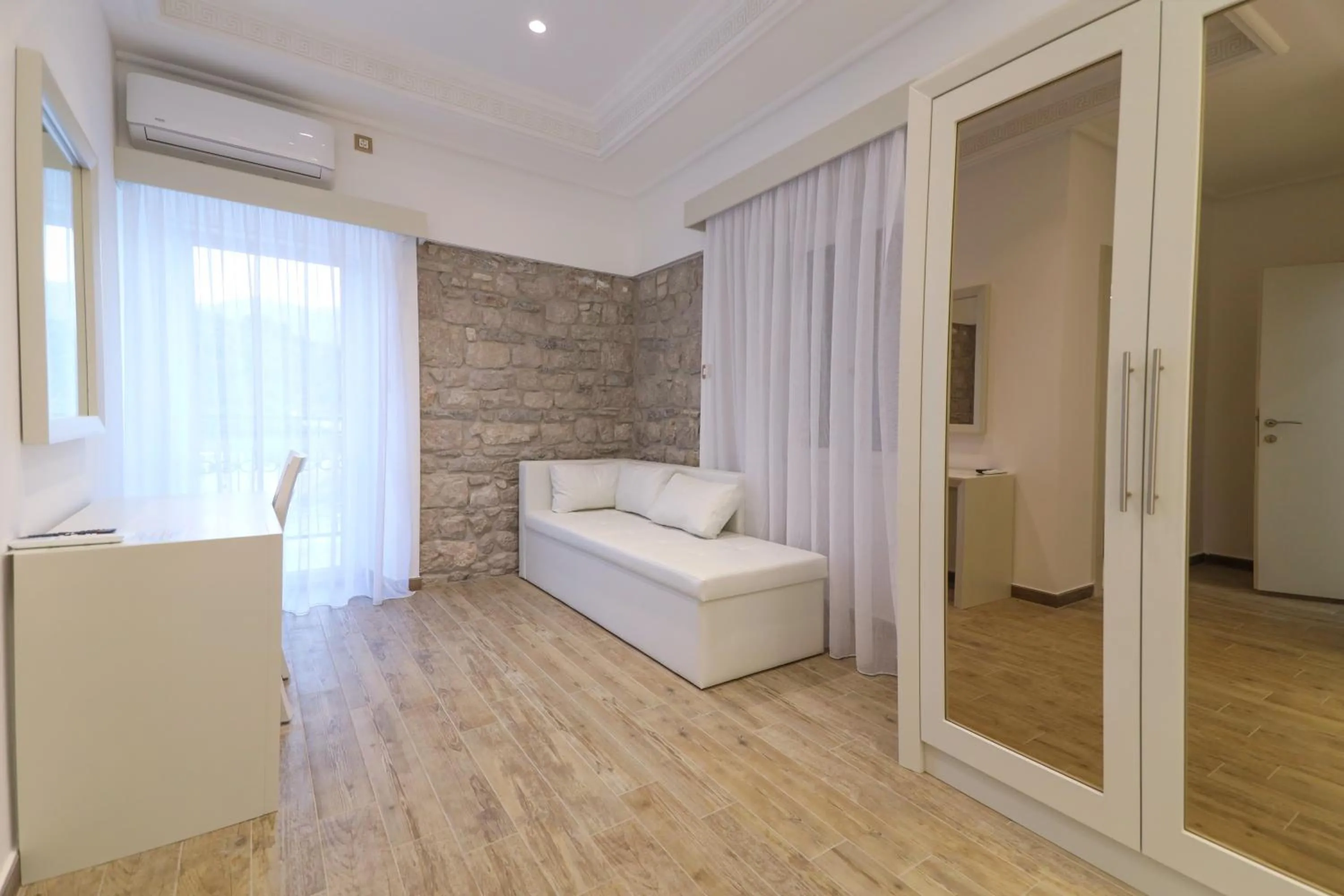Bedroom, Bed in Hotel RR