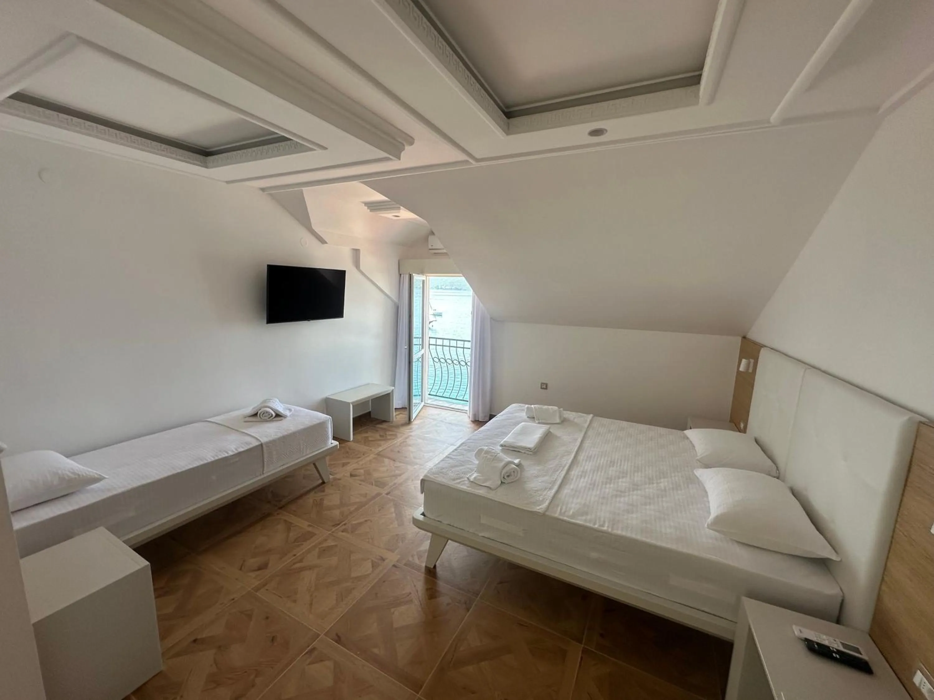 Photo of the whole room, Bed in Hotel RR