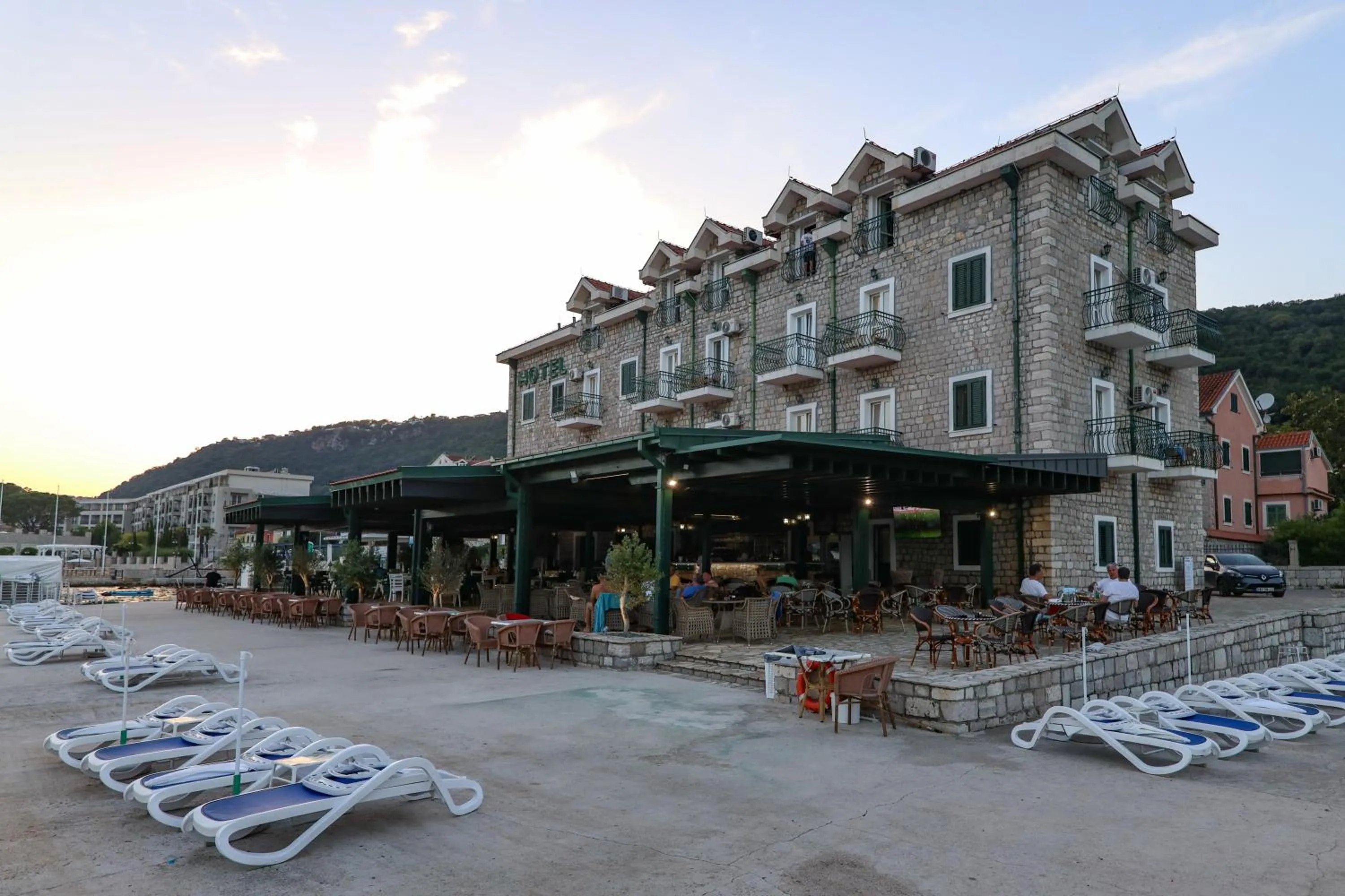 Property building in Hotel RR