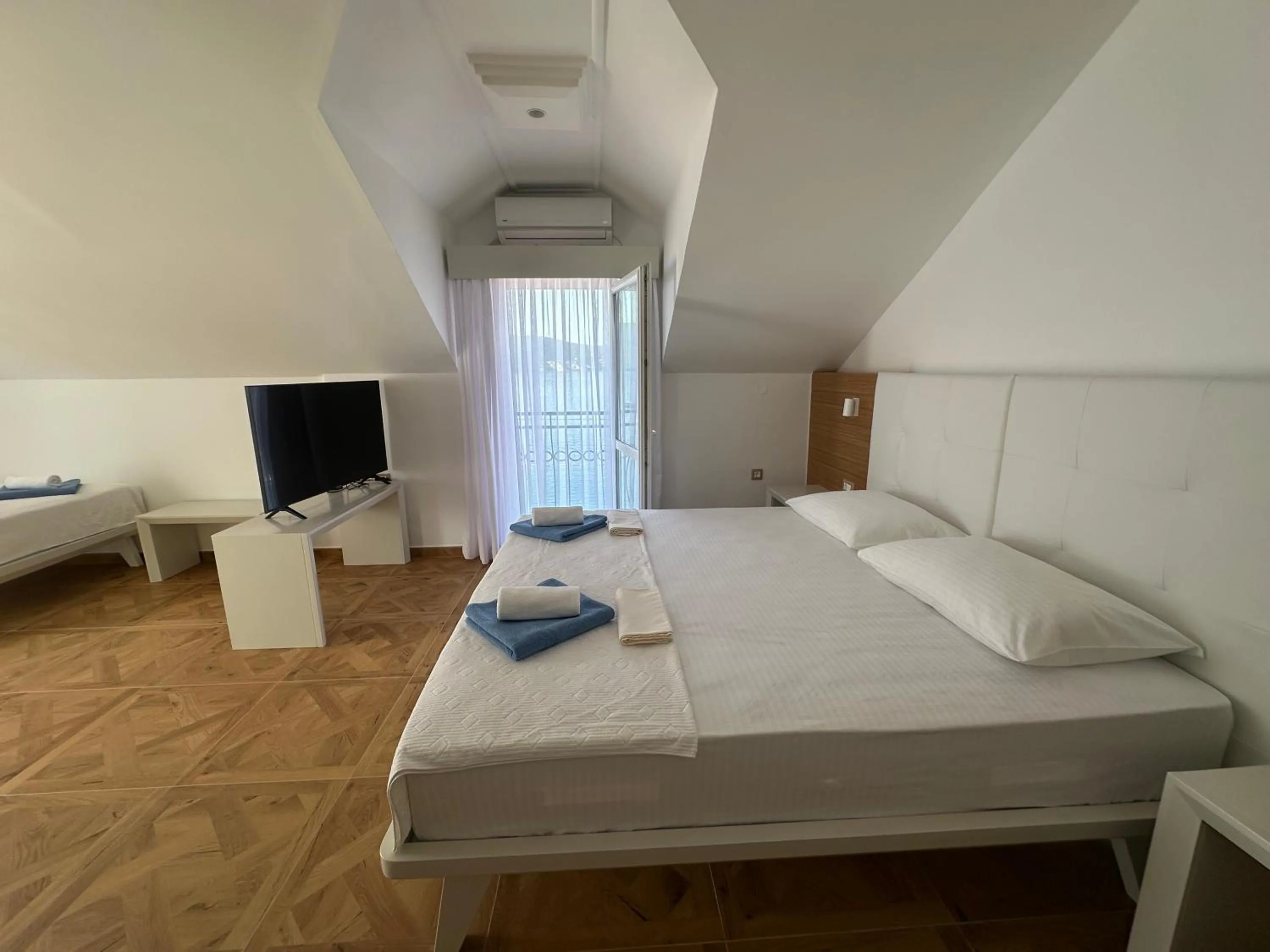 Bedroom, Bed in Hotel RR