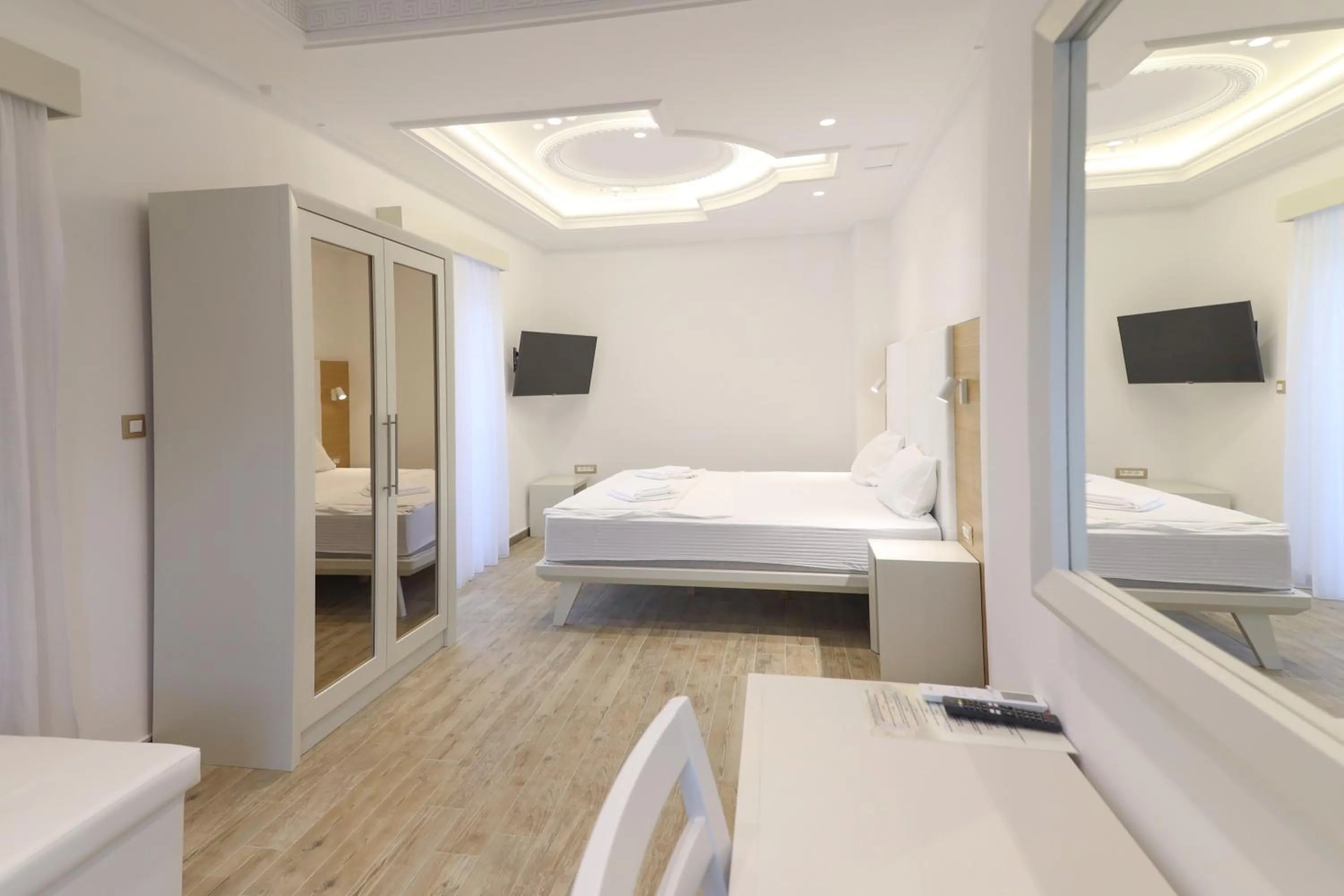 Photo of the whole room, Bed in Hotel RR