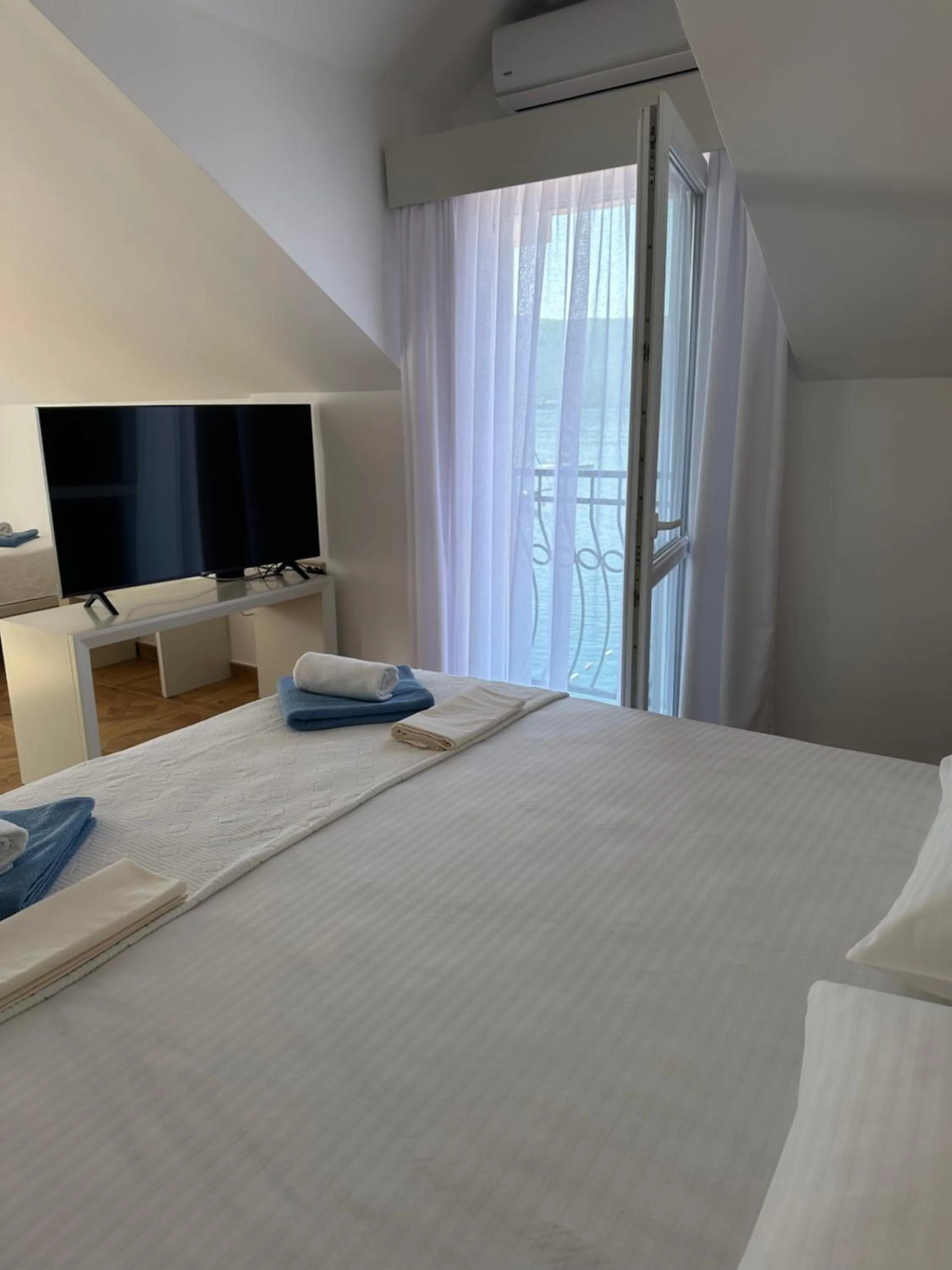 Bedroom, Bed in Hotel RR
