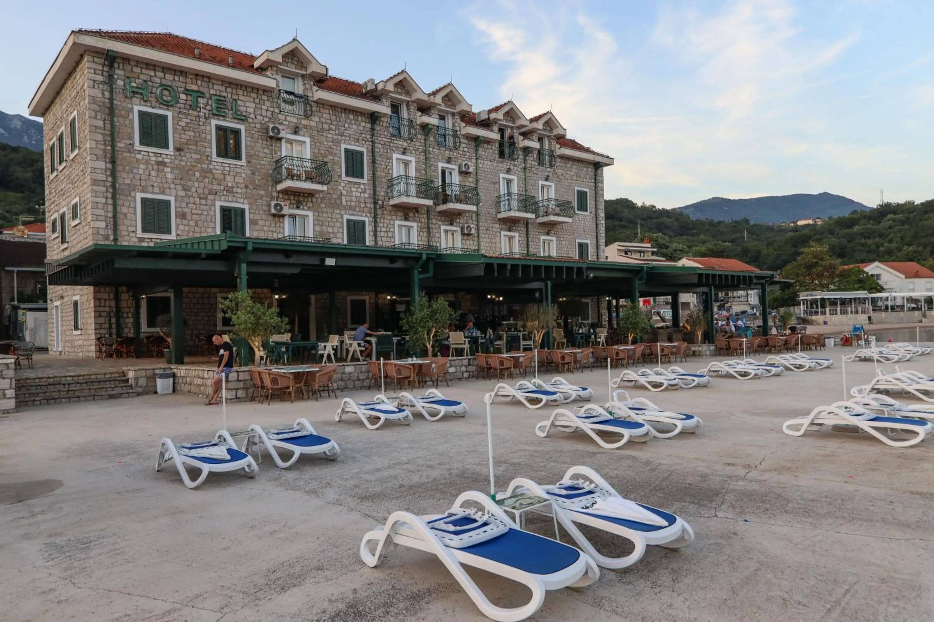 Property building in Hotel RR