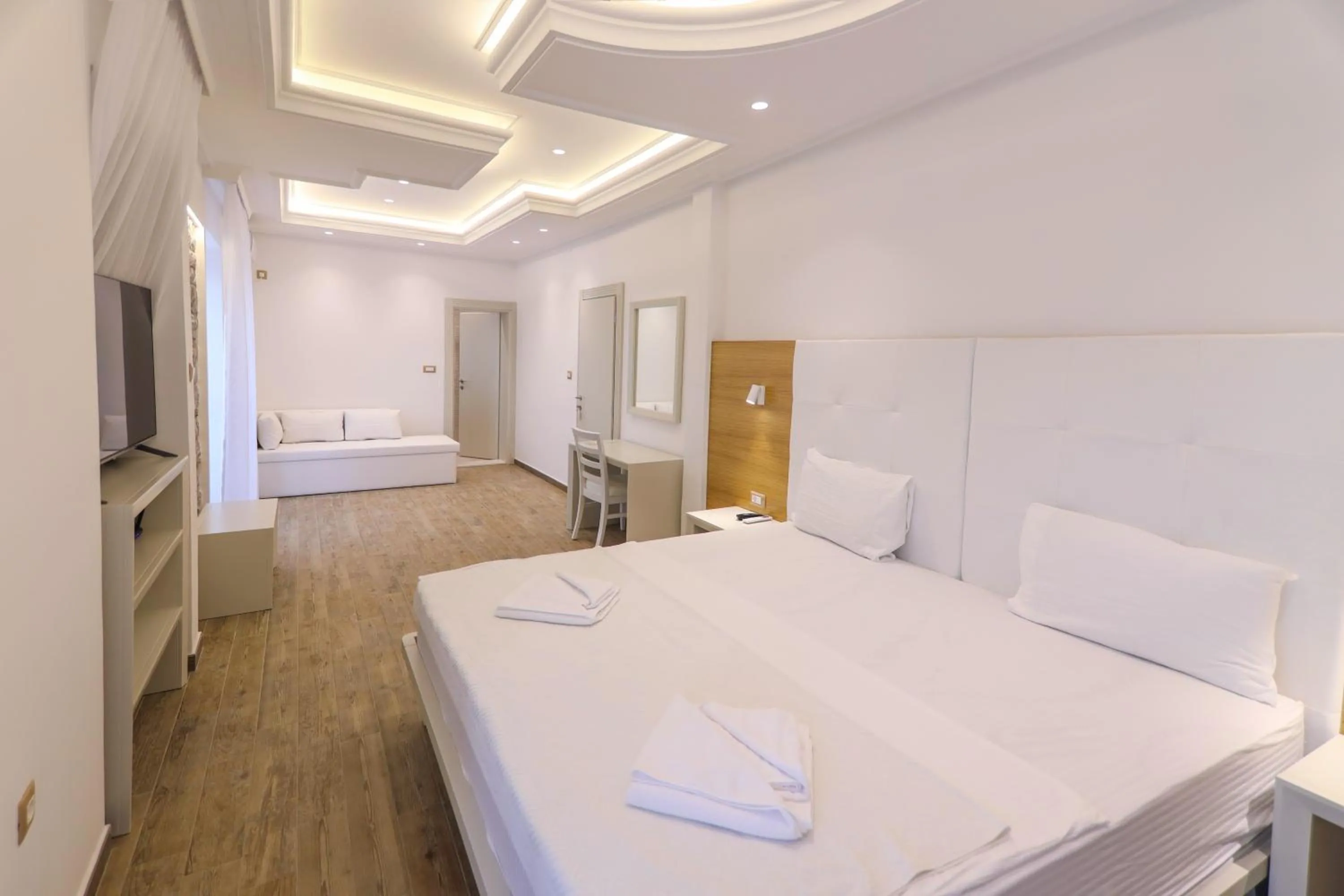Photo of the whole room, Bed in Hotel RR