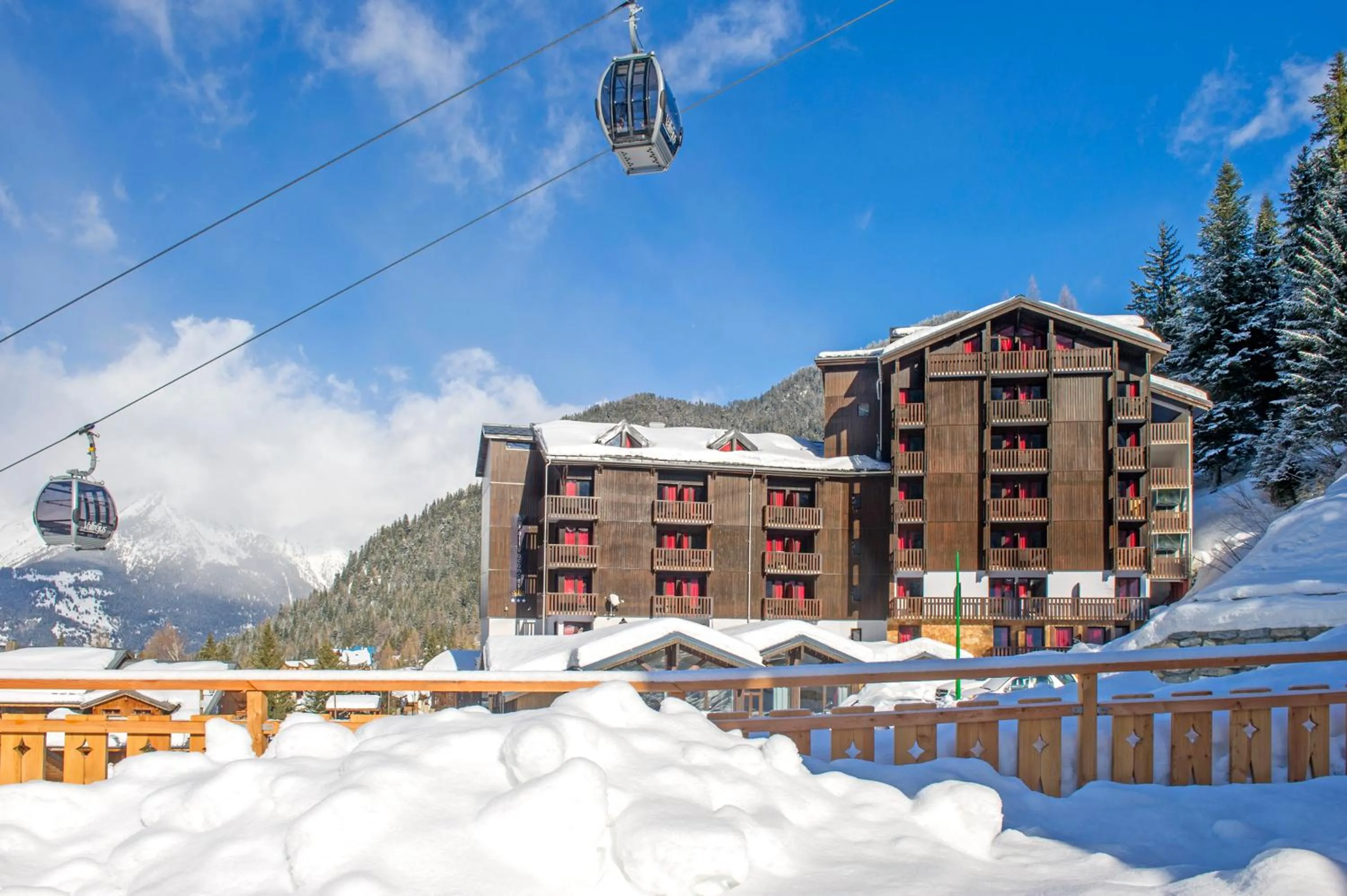 Property building in SOWELL Family Valfrejus