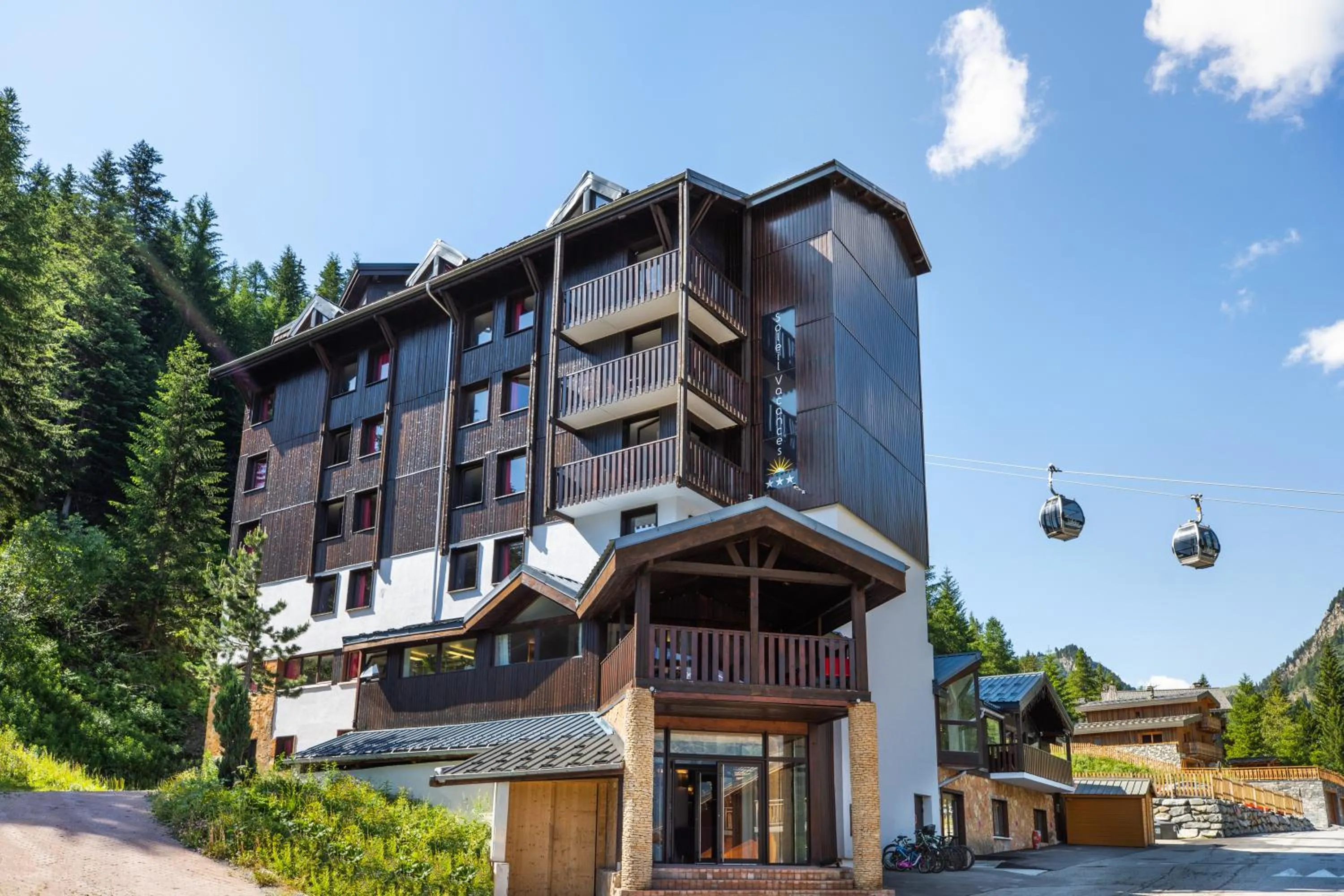 Property building in SOWELL Family Valfrejus