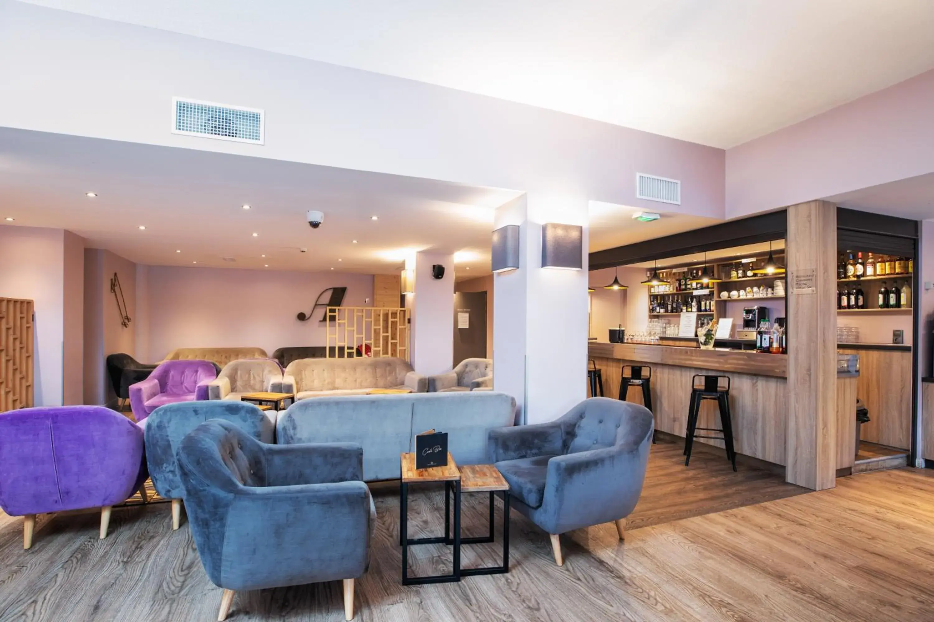 Lounge or bar in SOWELL Family Valfrejus Lounge or bar in SOWELL Family Valfrejus