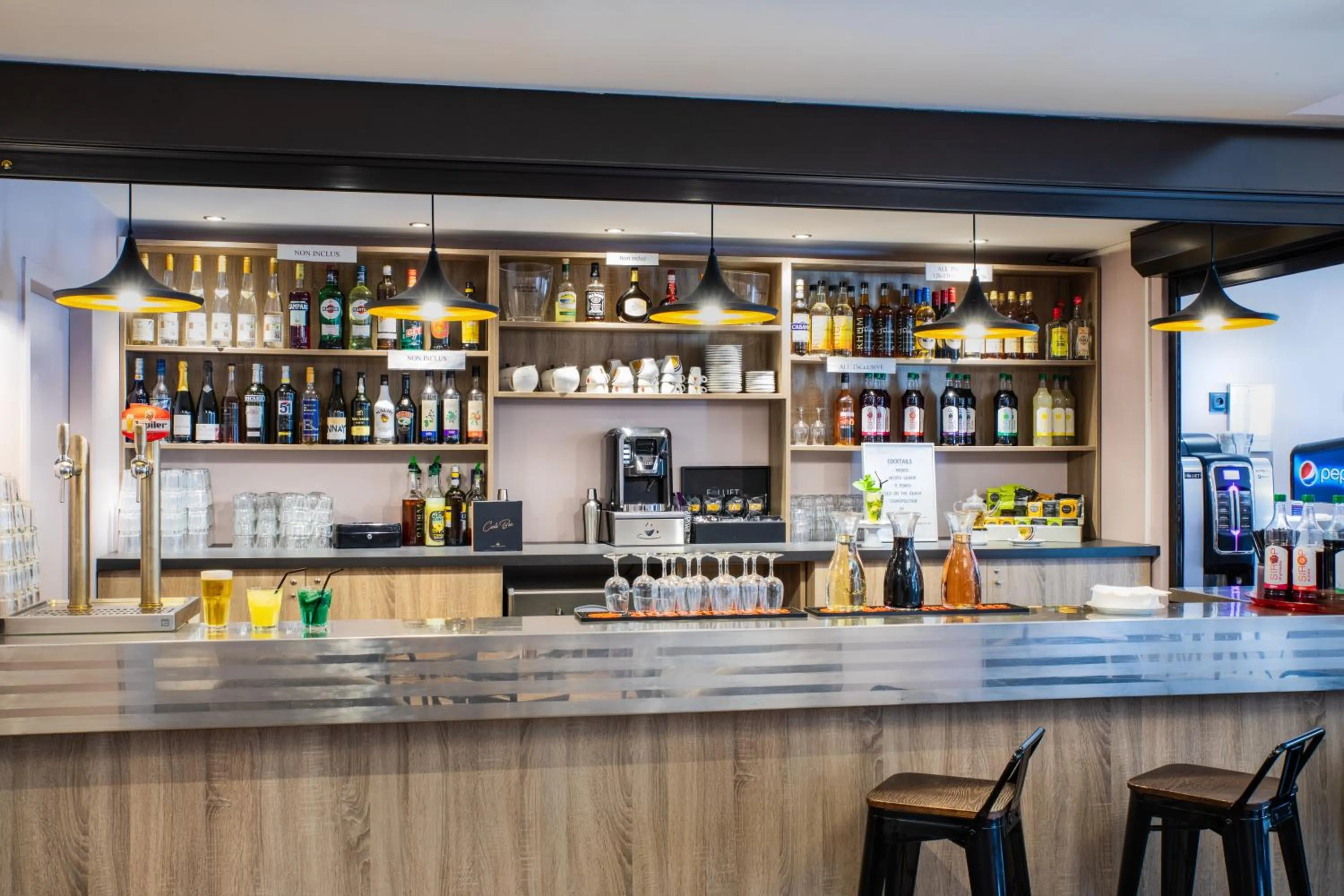 Lounge or bar in SOWELL Family Valfrejus